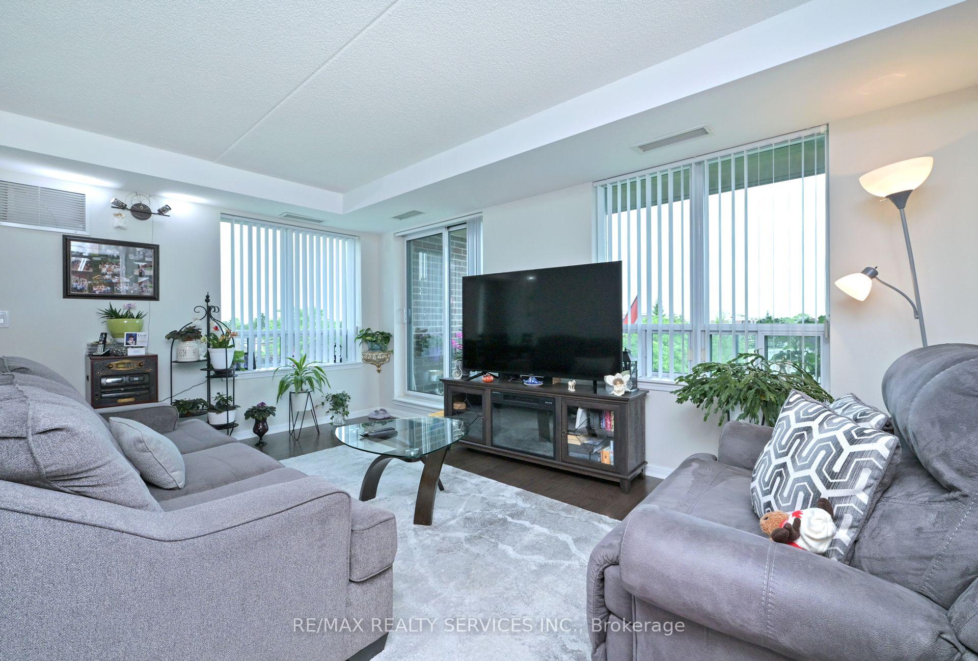 Photo 14 of Unit 305, 65 Via Rosedale, Brampton, Sandringham-Wellington — HOMEH