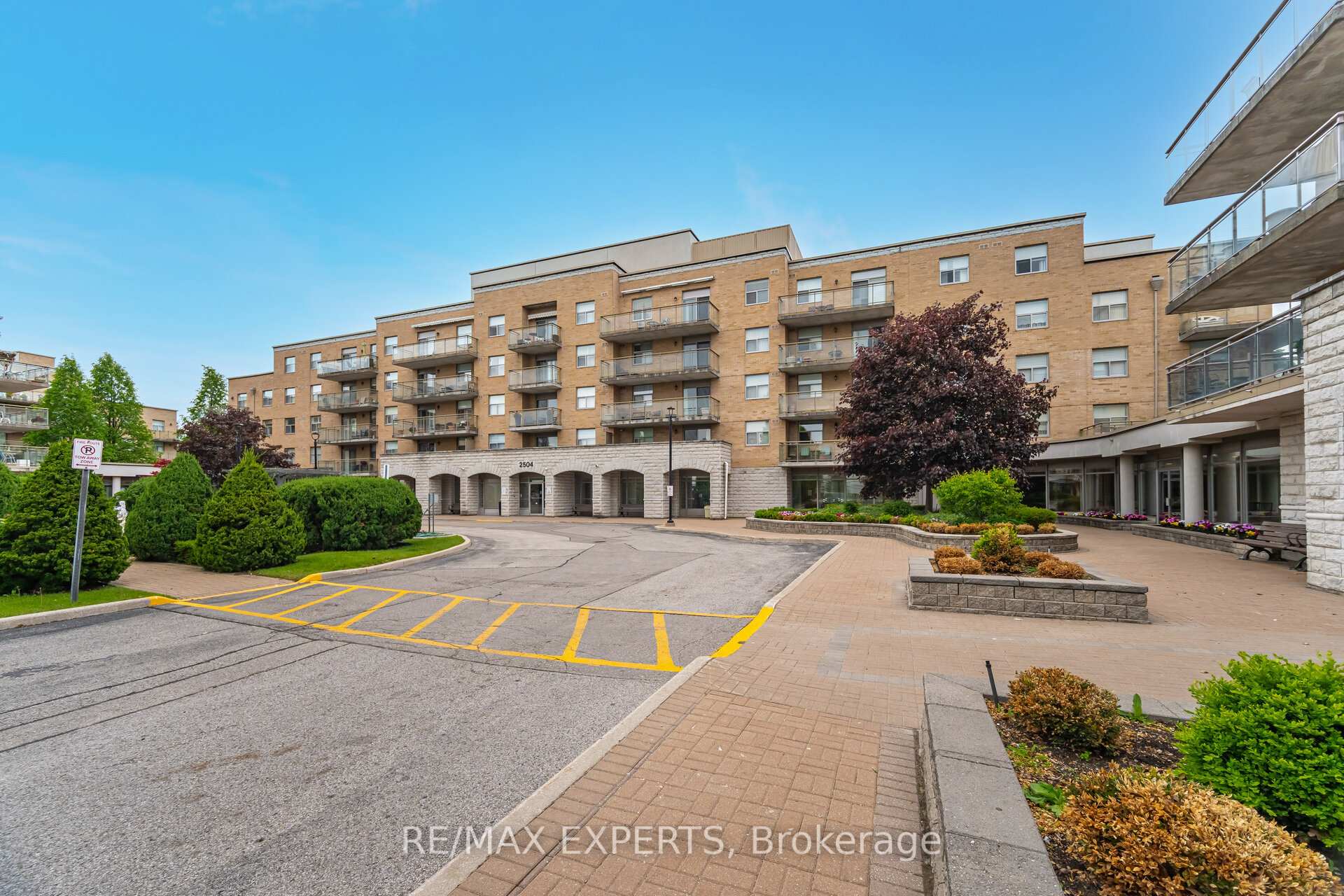 Photo 15 of Unit 312, 2504 Rutherford Road, Vaughan, Maple — HOMEH
