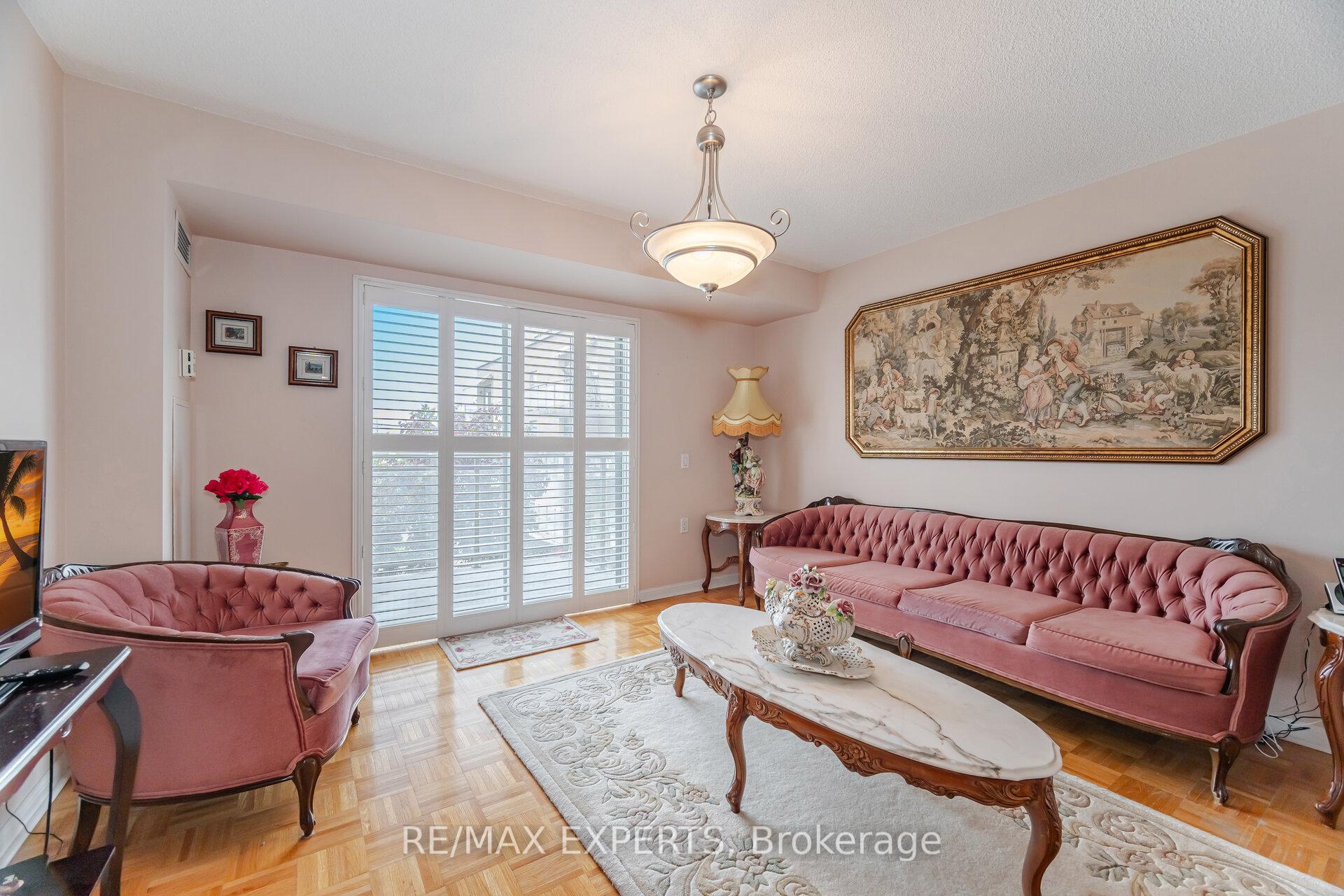 Photo 13 of Unit 312, 2504 Rutherford Road, Vaughan, Maple — HOMEH