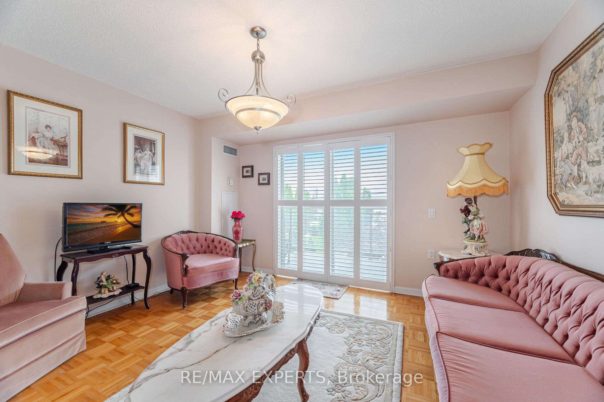 Photo 17 of Unit 312, 2504 Rutherford Road, Vaughan, Maple — HOMEH