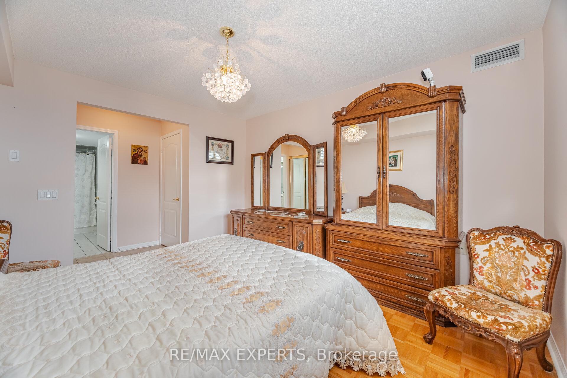 Photo 31 of Unit 312, 2504 Rutherford Road, Vaughan, Maple — HOMEH