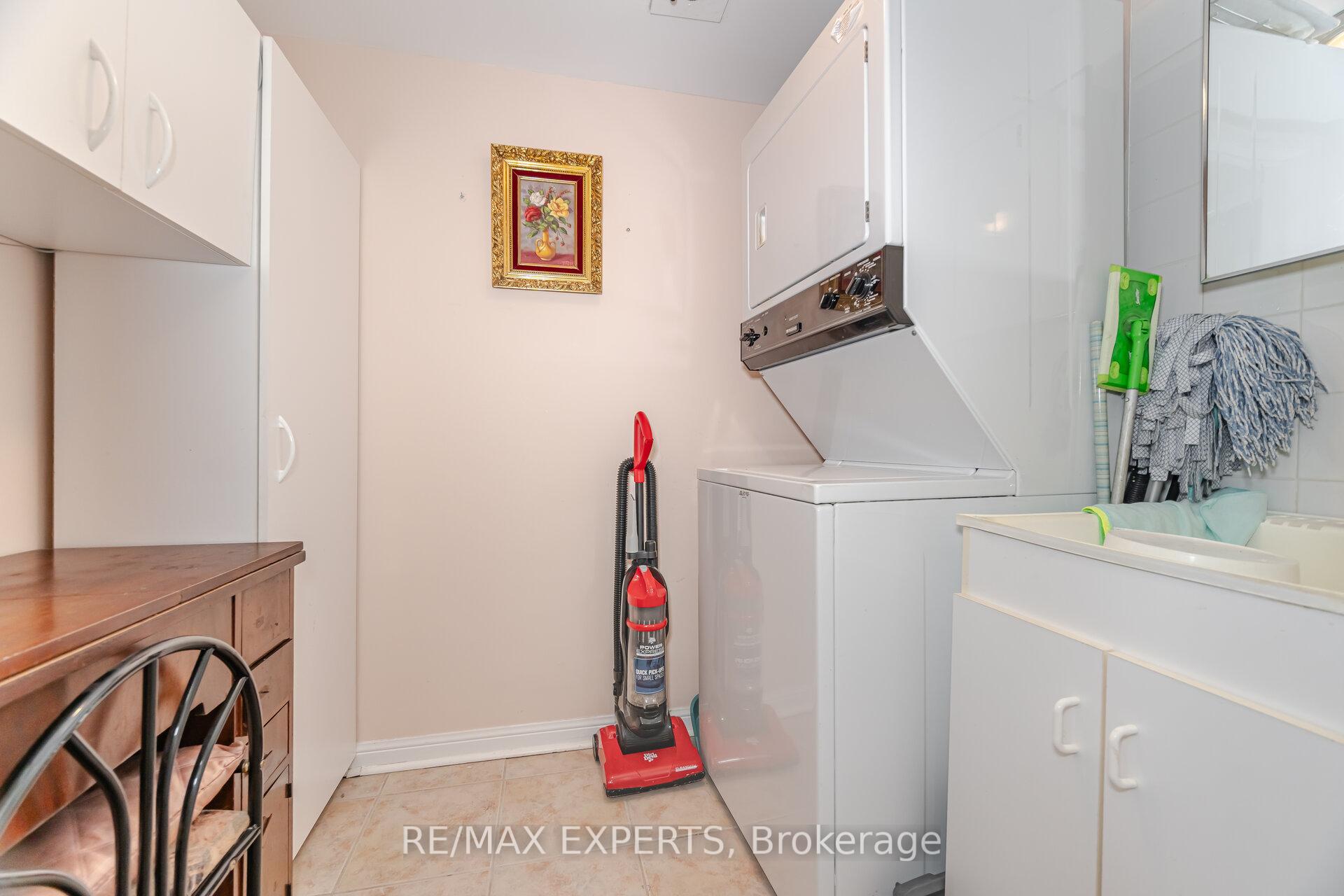 Photo 9 of Unit 312, 2504 Rutherford Road, Vaughan, Maple — HOMEH
