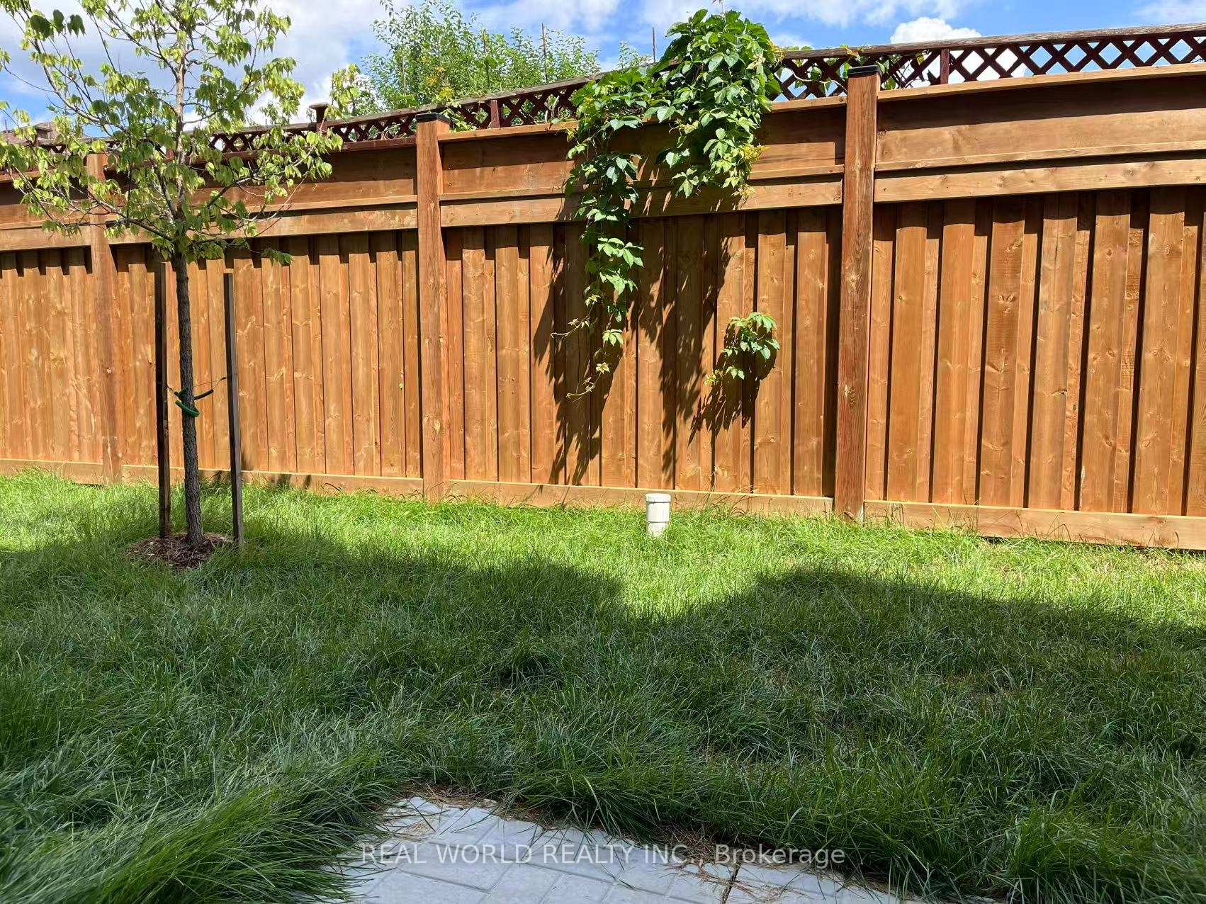 Photo 13 of 29 Kennisis Way, Vaughan, Maple — HOMEH