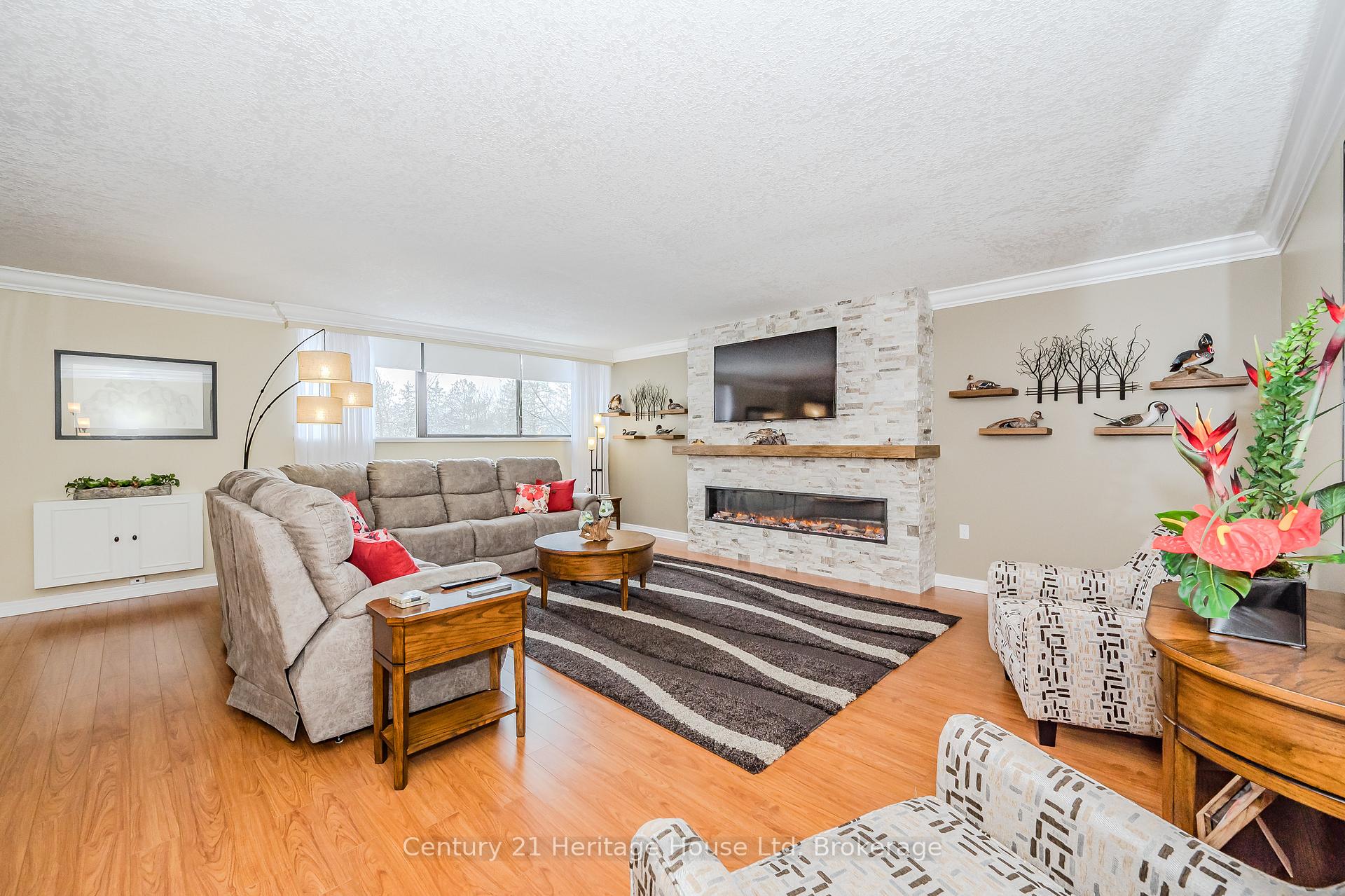 Photo 2 of Unit 306, 93 Westwood Road, Guelph, Willow West/Sugarbush/West Acres — HOMEH