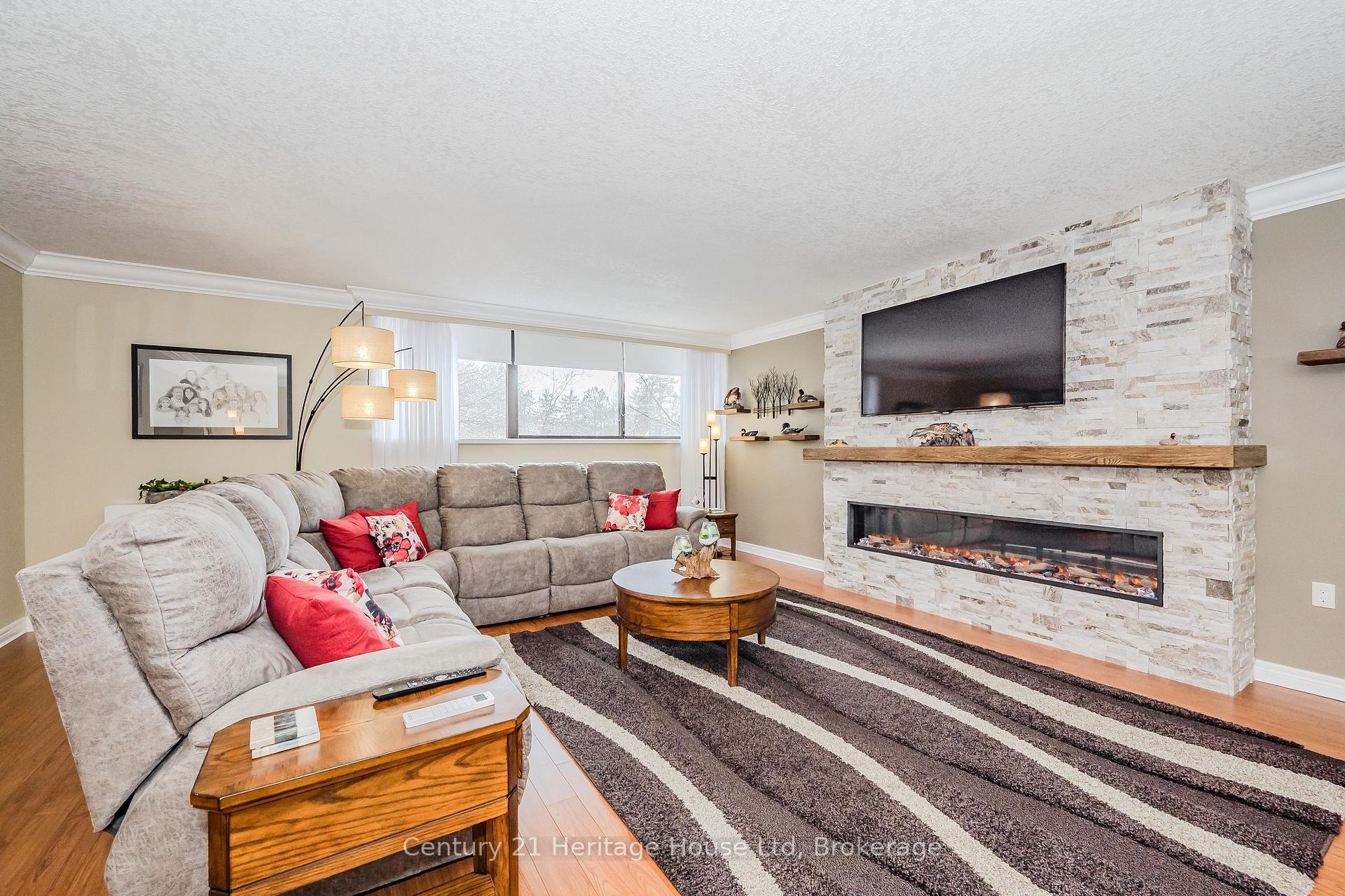 Photo 13 of Unit 306, 93 Westwood Road, Guelph, Willow West/Sugarbush/West Acres — HOMEH