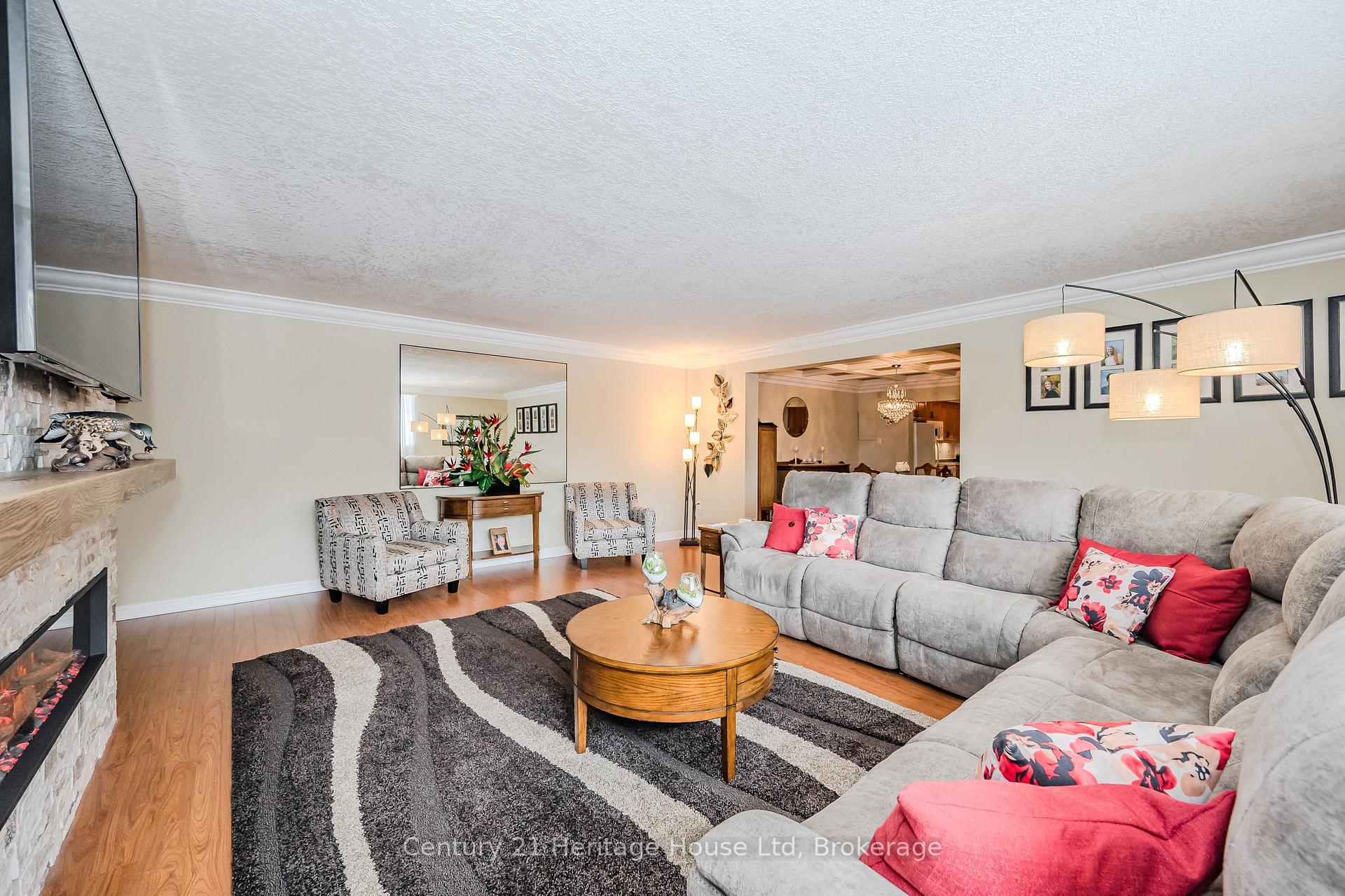 Photo 3 of Unit 306, 93 Westwood Road, Guelph, Willow West/Sugarbush/West Acres — HOMEH