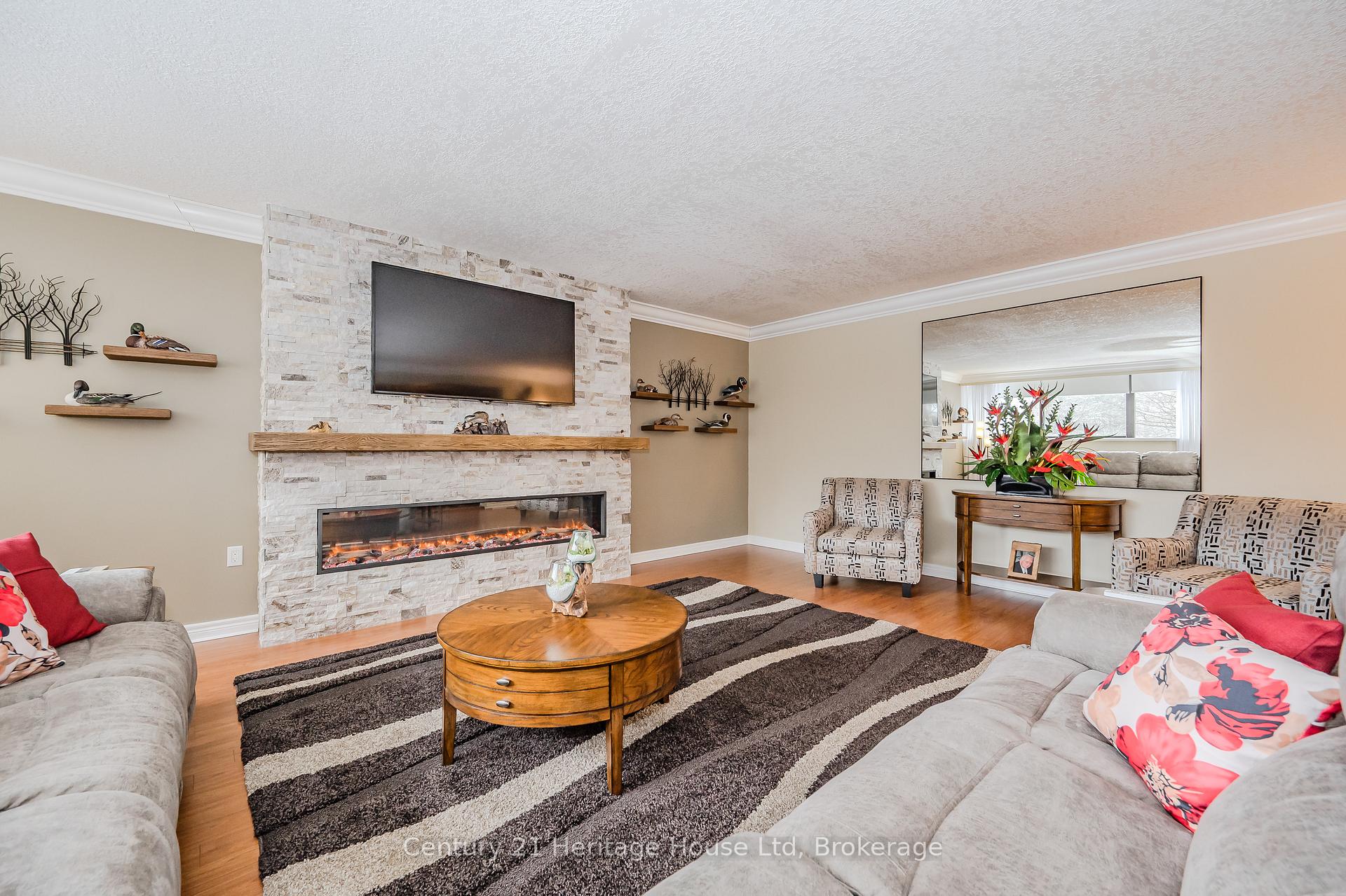 Photo 14 of Unit 306, 93 Westwood Road, Guelph, Willow West/Sugarbush/West Acres — HOMEH