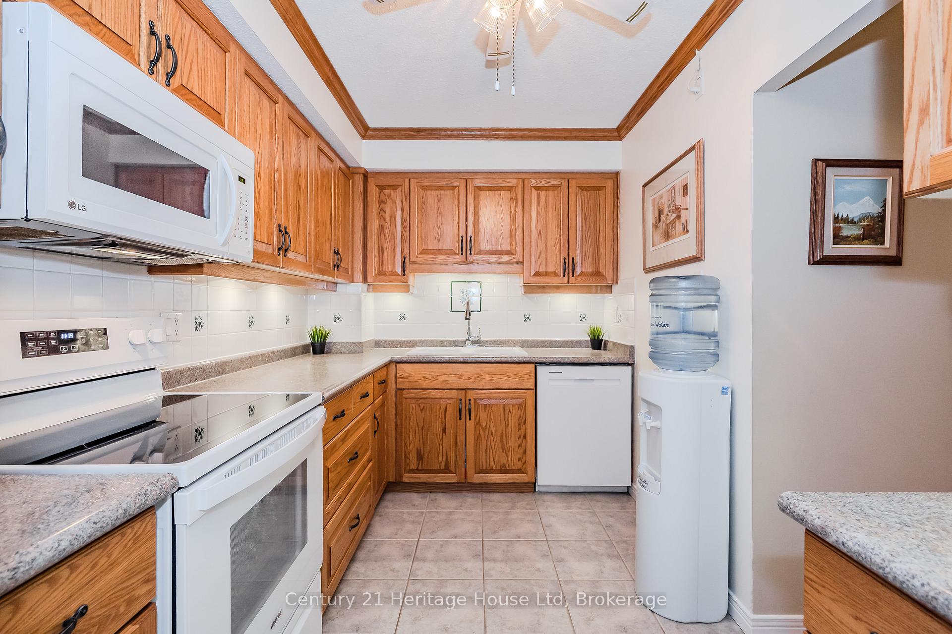 Photo 7 of Unit 306, 93 Westwood Road, Guelph, Willow West/Sugarbush/West Acres — HOMEH
