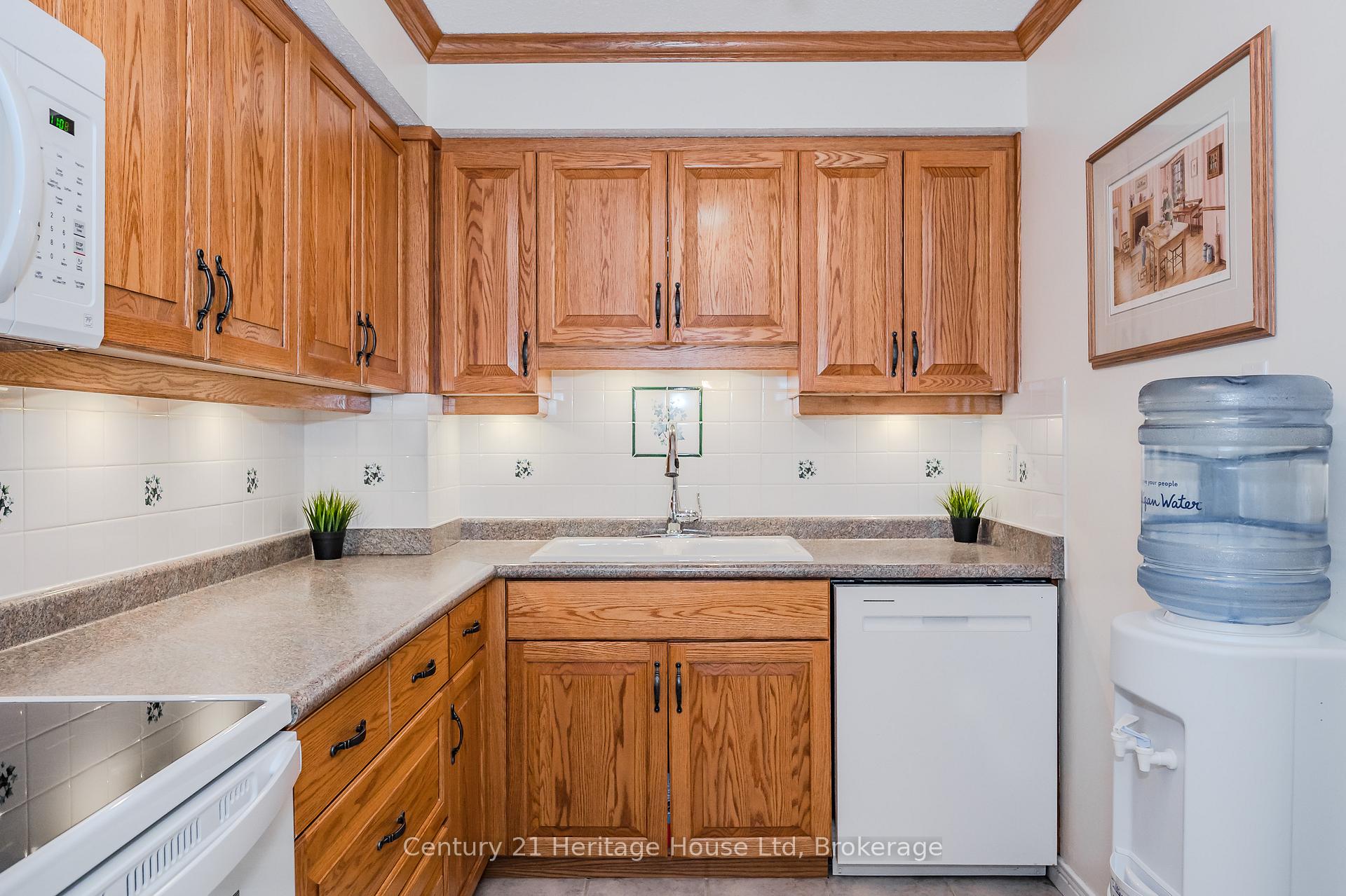 Photo 17 of Unit 306, 93 Westwood Road, Guelph, Willow West/Sugarbush/West Acres — HOMEH