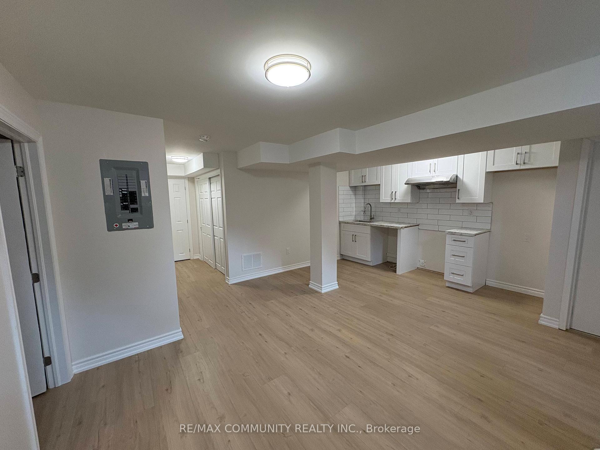 Photo 1 of 34 Coppard Avenue, Markham, Middlefield — HOMEH