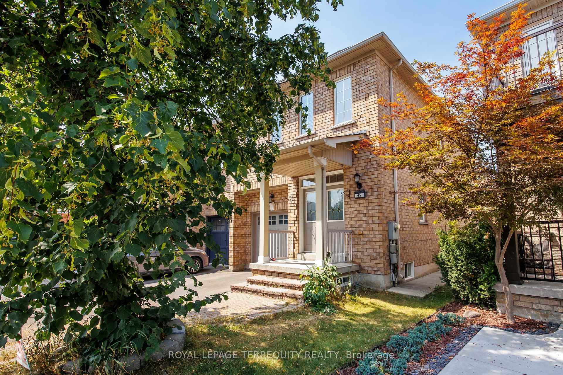 Photo 1 of 42 Arco Circle, Vaughan, Maple — HOMEH