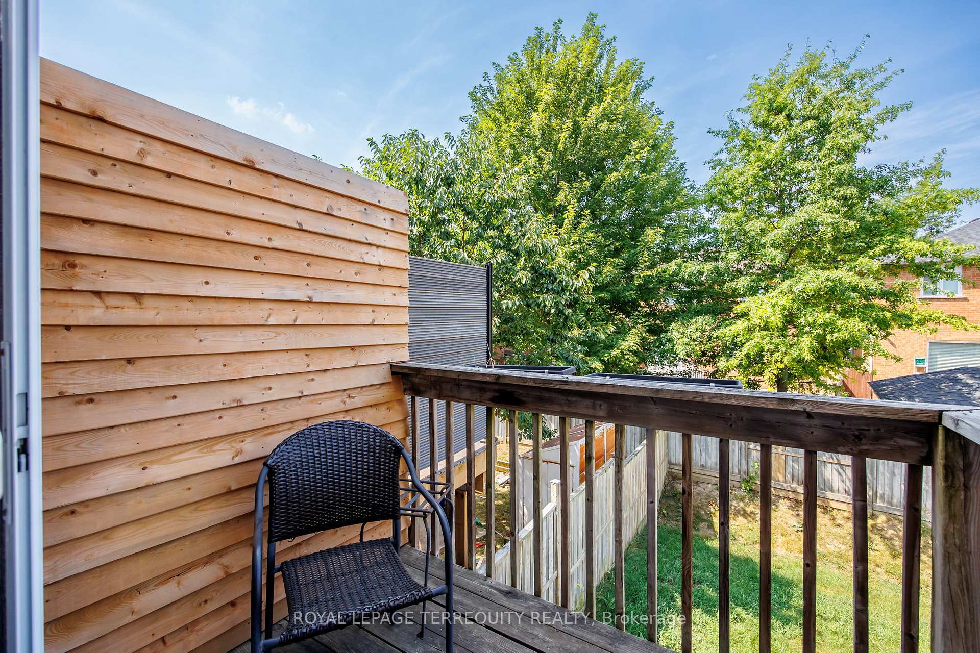 Photo 8 of 42 Arco Circle, Vaughan, Maple — HOMEH