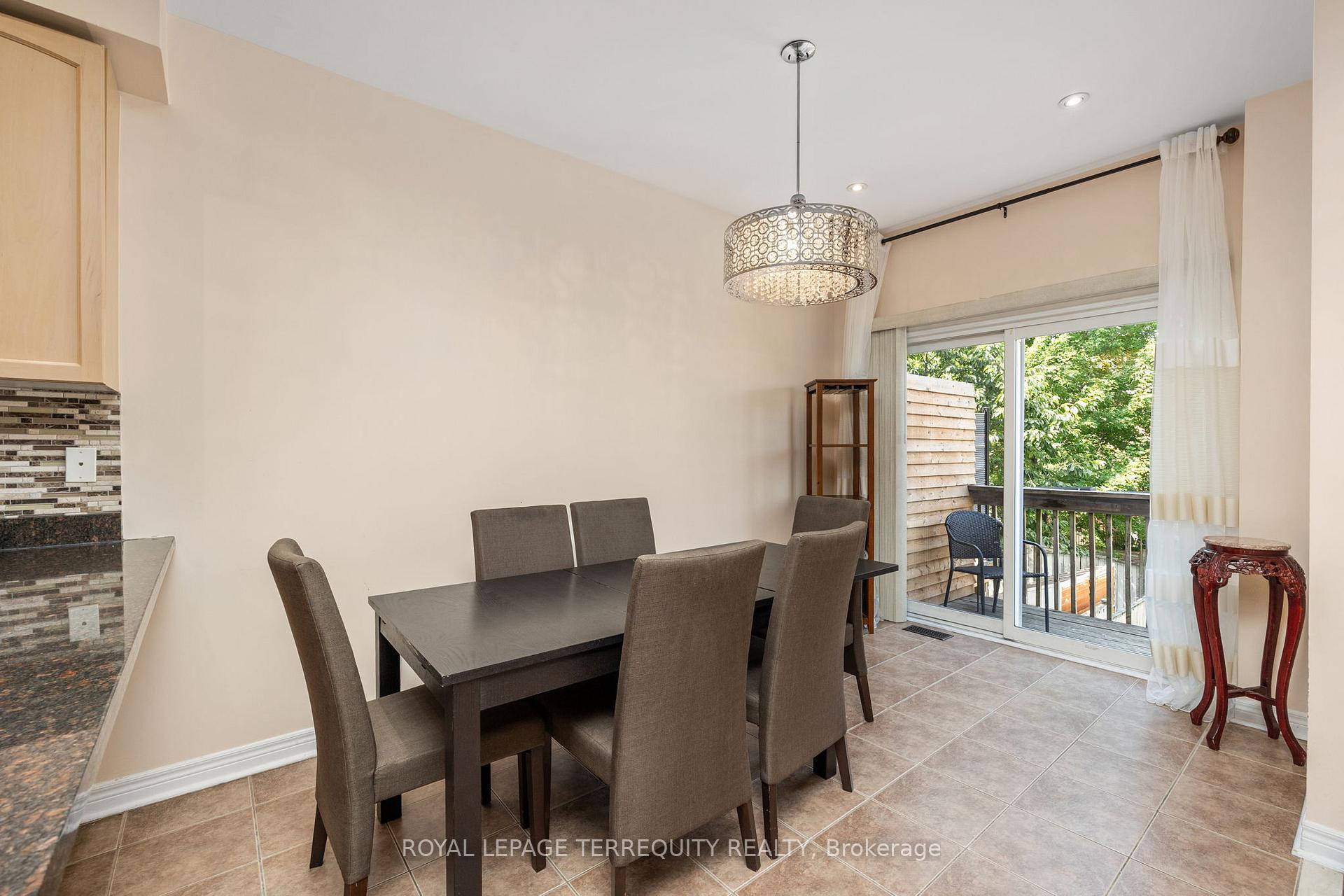 Photo 15 of 42 Arco Circle, Vaughan, Maple — HOMEH