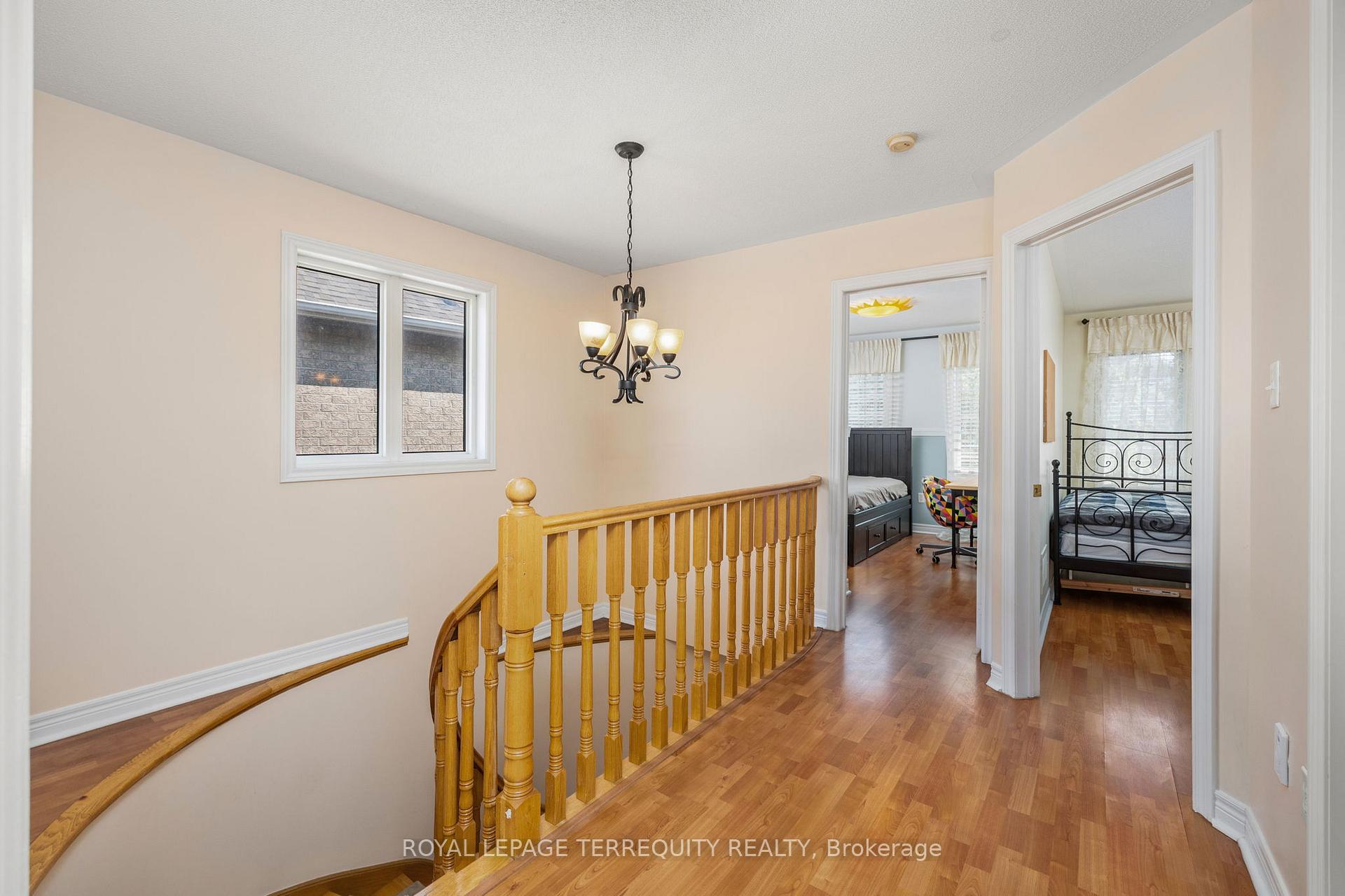 Photo 24 of 42 Arco Circle, Vaughan, Maple — HOMEH