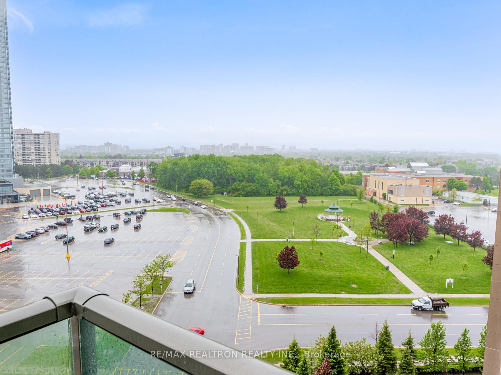 Photo 5 of Unit 1011, 88 Promenade Circle, Vaughan, Brownridge — HOMEH