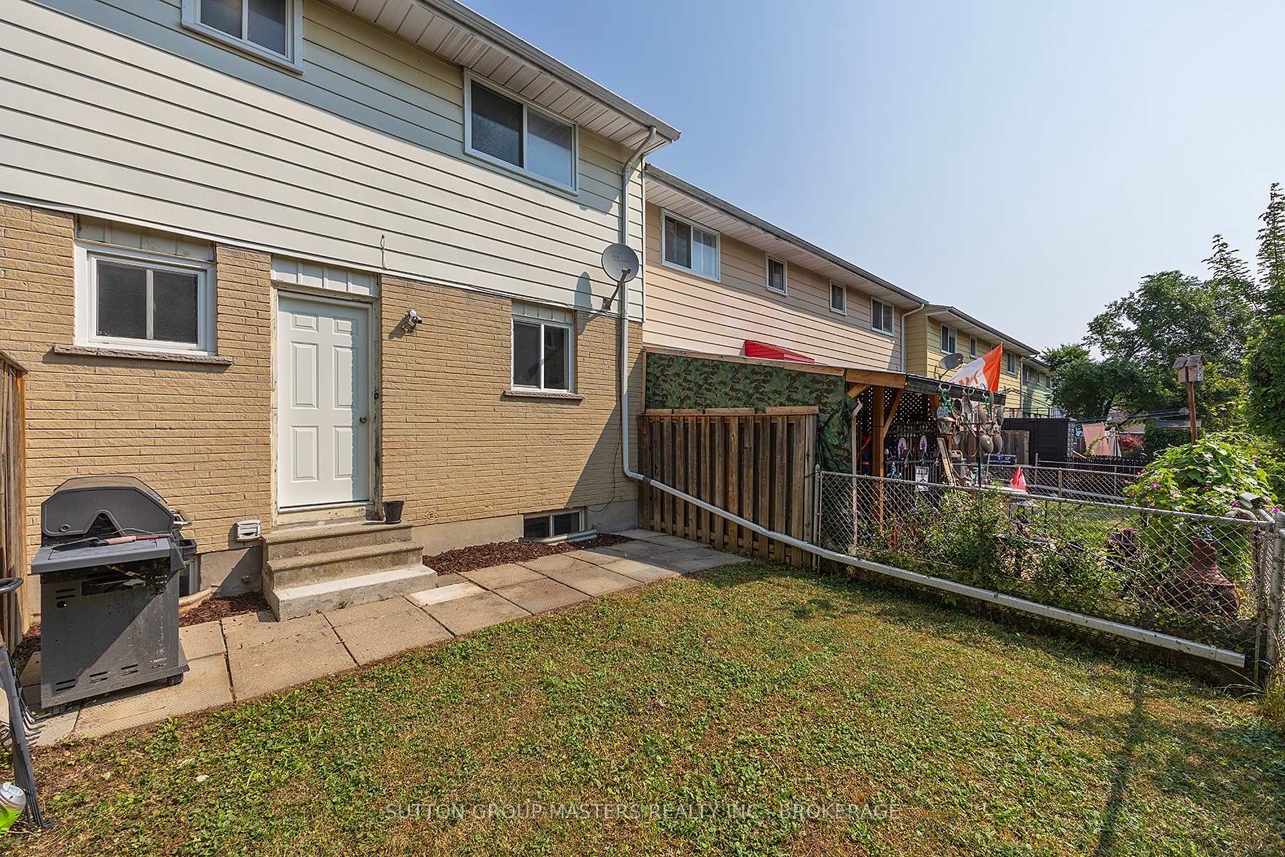 Photo 2 of 7-98 Thomas Street, Kingston, East of Sir John A. Blvd — HOMEH