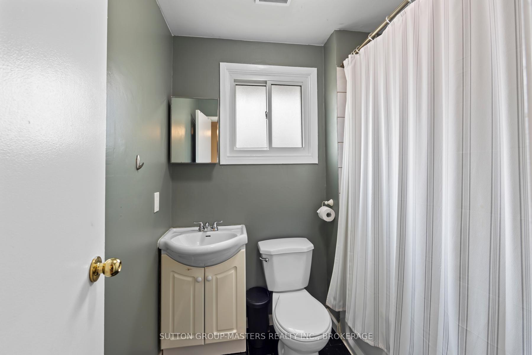 Photo 39 of 7-98 Thomas Street, Kingston, East of Sir John A. Blvd — HOMEH