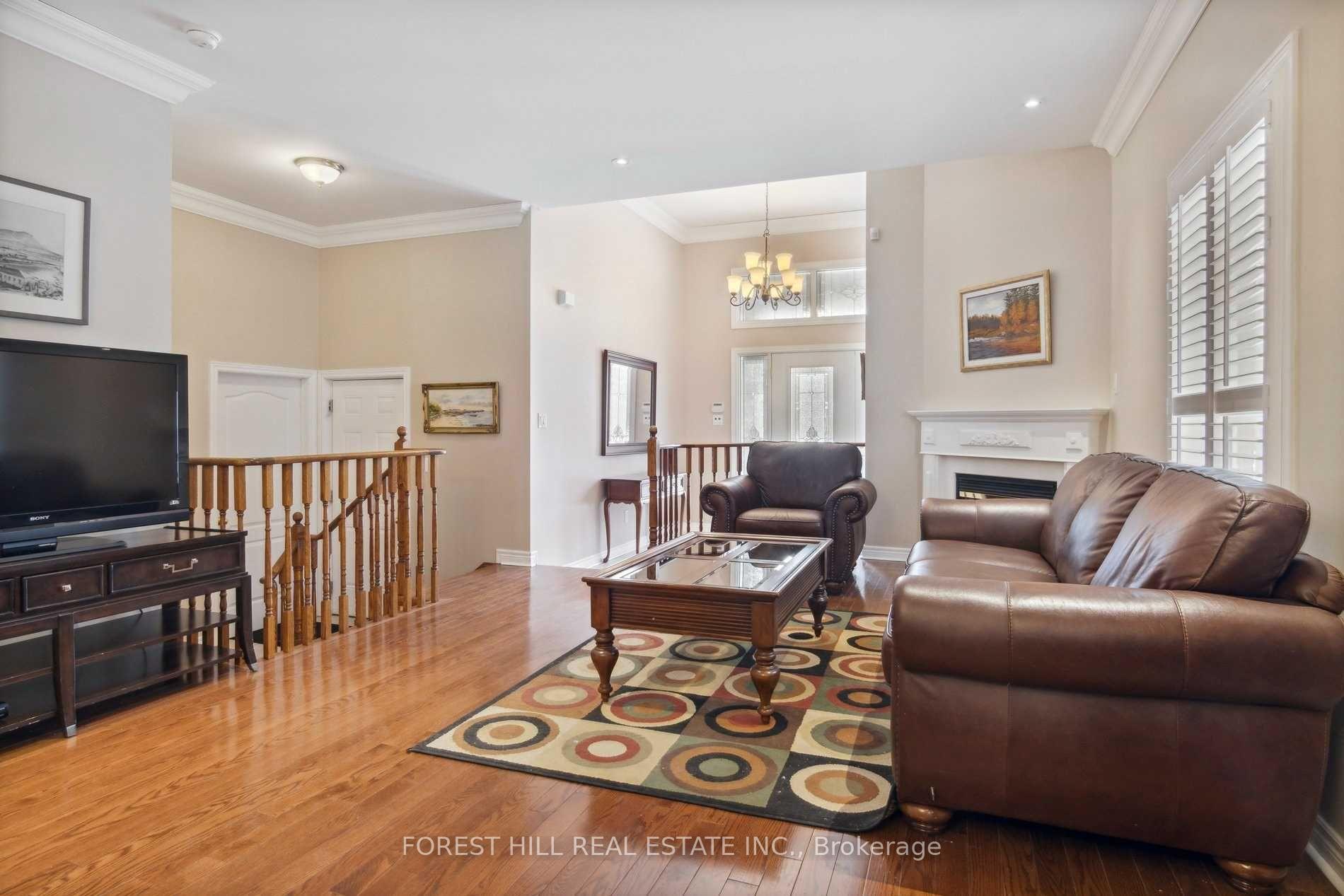 Photo 7 of 125 Belvia Drive, Vaughan, Patterson — HOMEH