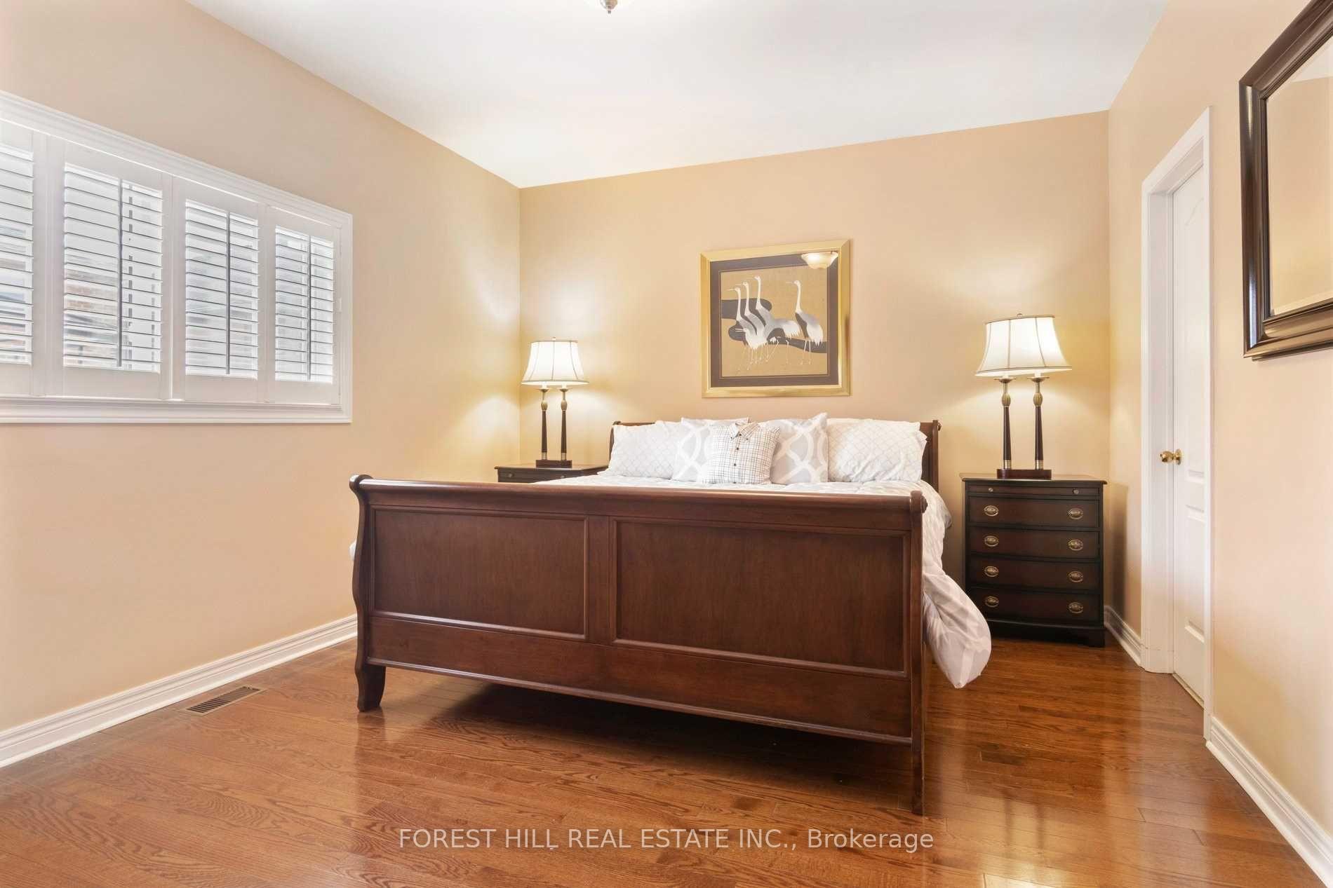 Photo 4 of 125 Belvia Drive, Vaughan, Patterson — HOMEH