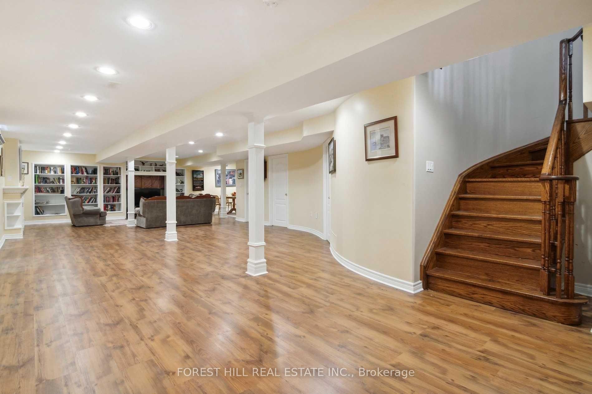 Photo 8 of 125 Belvia Drive, Vaughan, Patterson — HOMEH