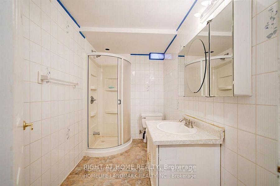 Photo 4 of 24 Enola Pl , (Basement), Vaughan, Maple — HOMEH