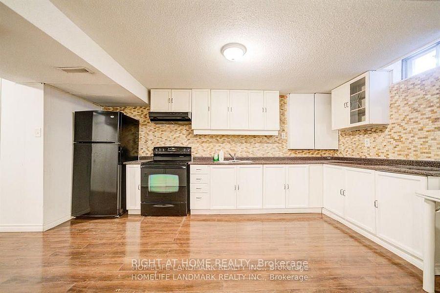 Photo 2 of 24 Enola Pl , (Basement), Vaughan, Maple — HOMEH