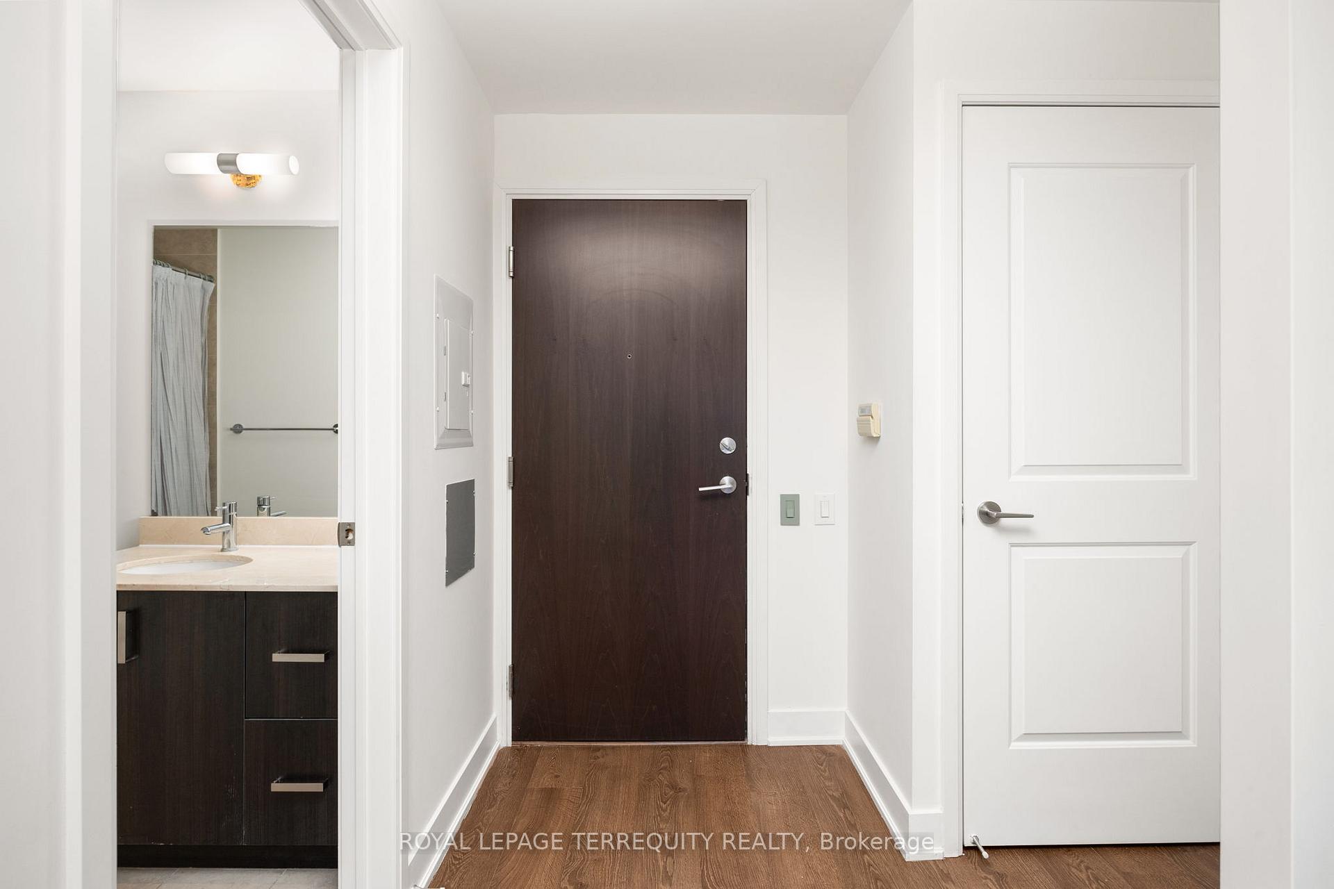 Photo 3 of Unit 614, 7608 Yonge Street, Vaughan, Crestwood-Springfarm-Yorkhill — HOMEH