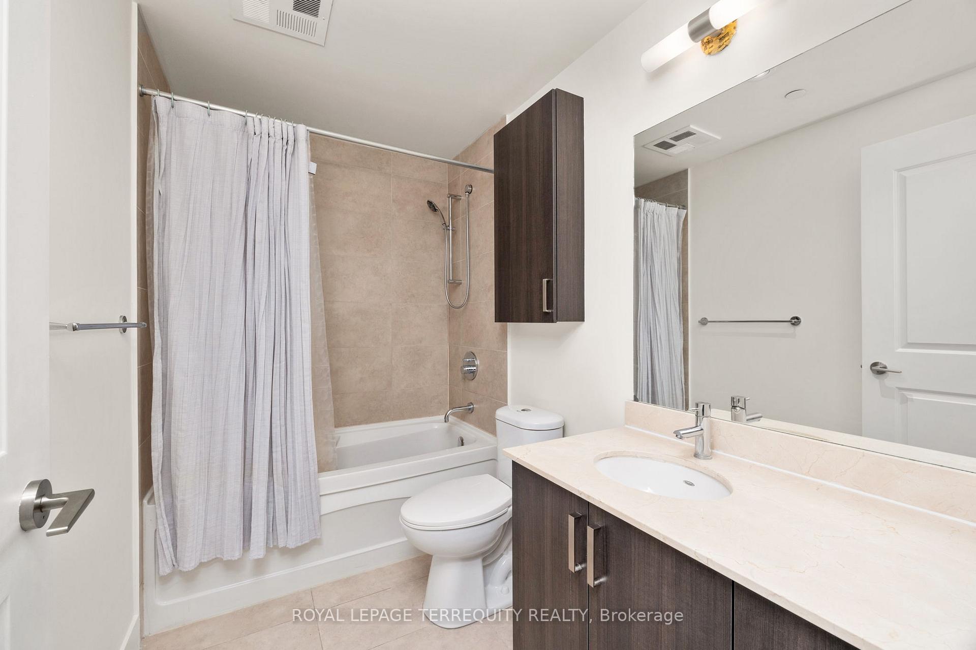 Photo 4 of Unit 614, 7608 Yonge Street, Vaughan, Crestwood-Springfarm-Yorkhill — HOMEH
