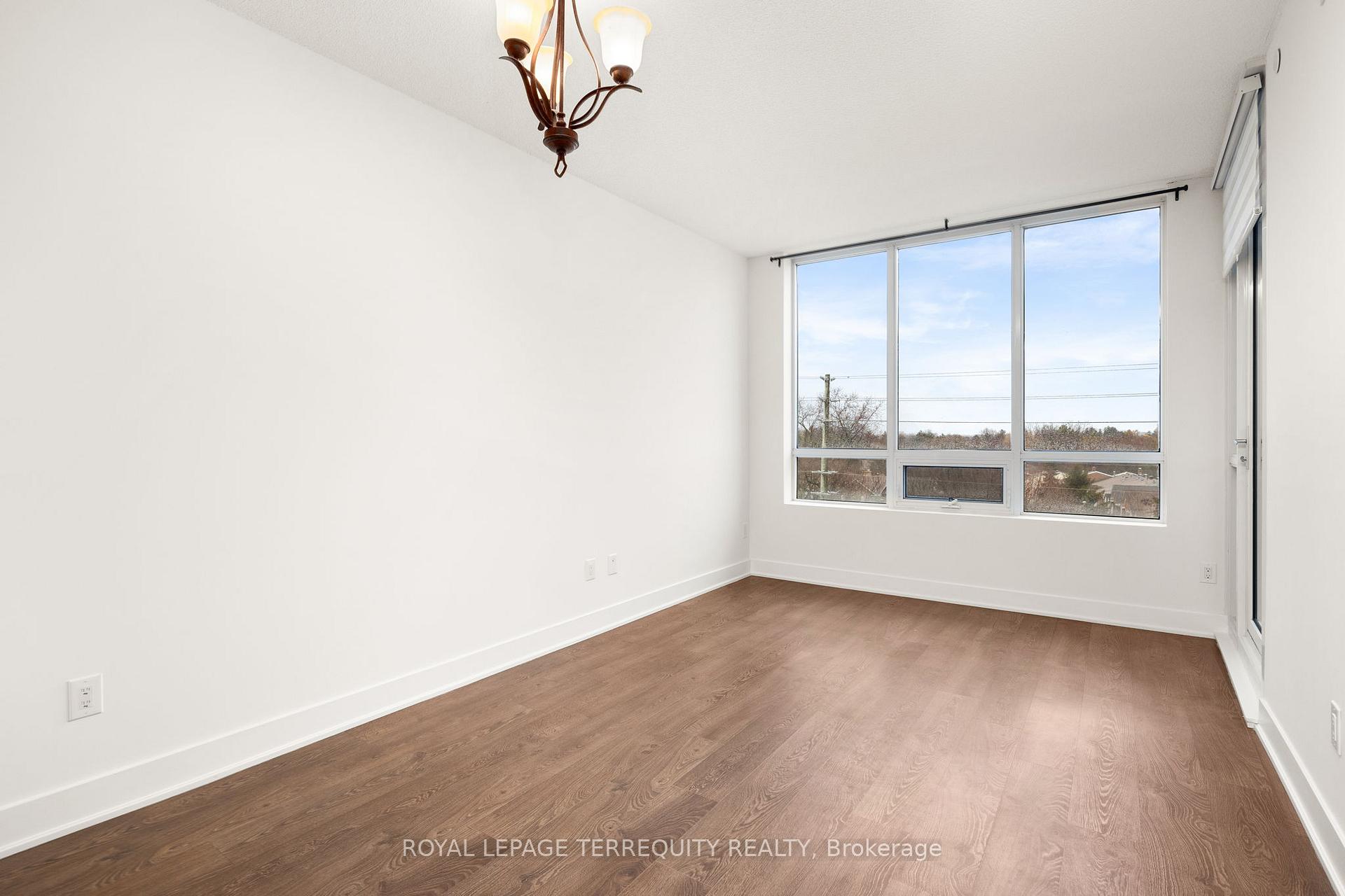 Photo 9 of Unit 614, 7608 Yonge Street, Vaughan, Crestwood-Springfarm-Yorkhill — HOMEH