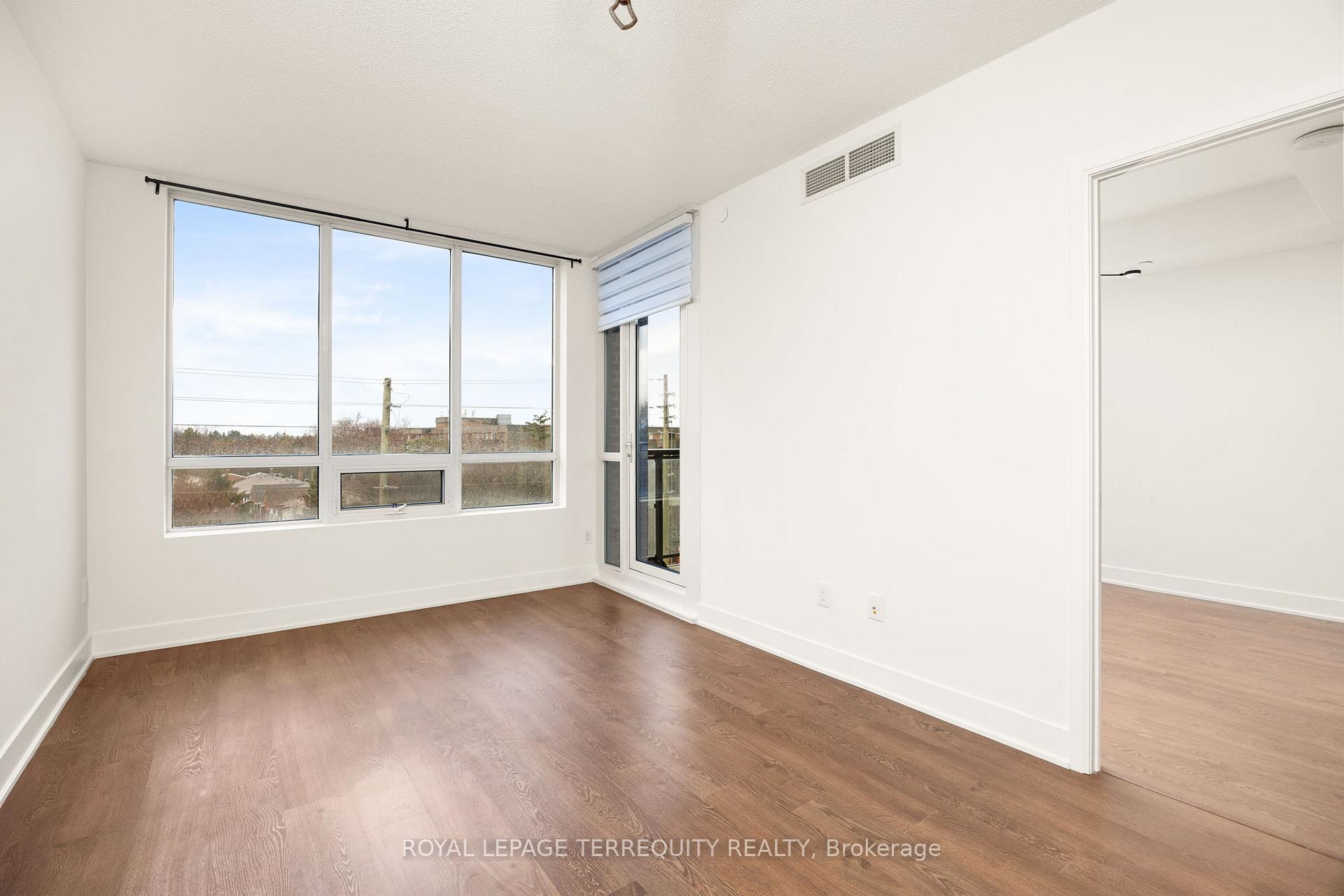 Photo 8 of Unit 614, 7608 Yonge Street, Vaughan, Crestwood-Springfarm-Yorkhill — HOMEH