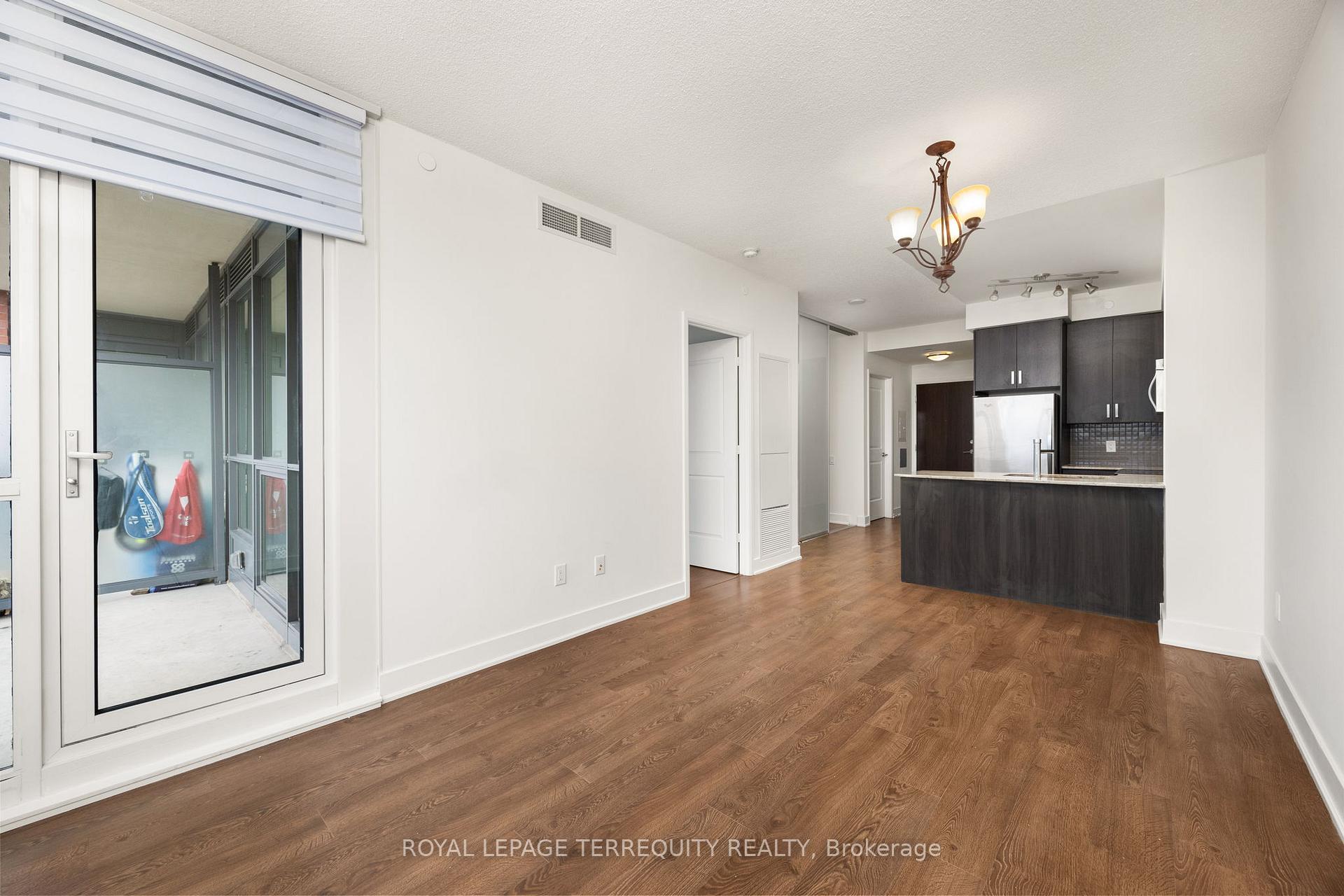 Photo 10 of Unit 614, 7608 Yonge Street, Vaughan, Crestwood-Springfarm-Yorkhill — HOMEH
