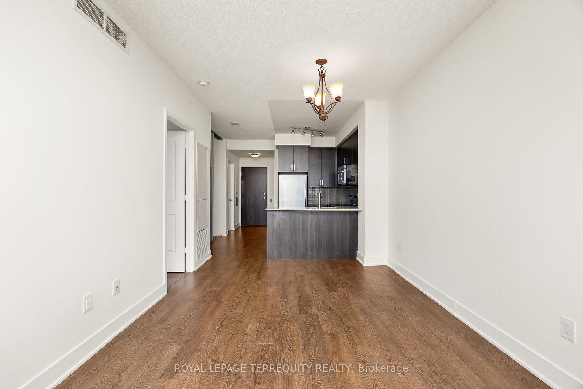 Photo 12 of Unit 614, 7608 Yonge Street, Vaughan, Crestwood-Springfarm-Yorkhill — HOMEH