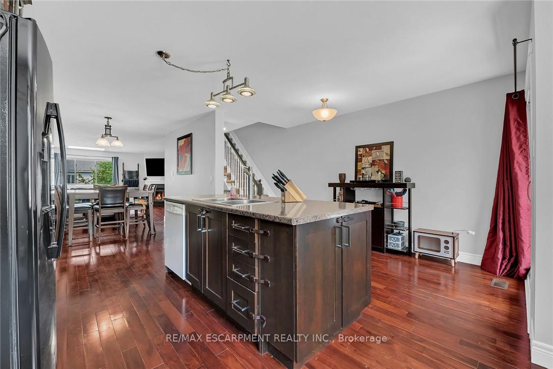 Photo 4 of Unit 24, 26 Moss Boulevard, Hamilton, Dundas — HOMEH