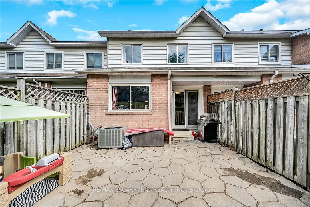 Photo 30 of Unit 24, 26 Moss Boulevard, Hamilton, Dundas — HOMEH