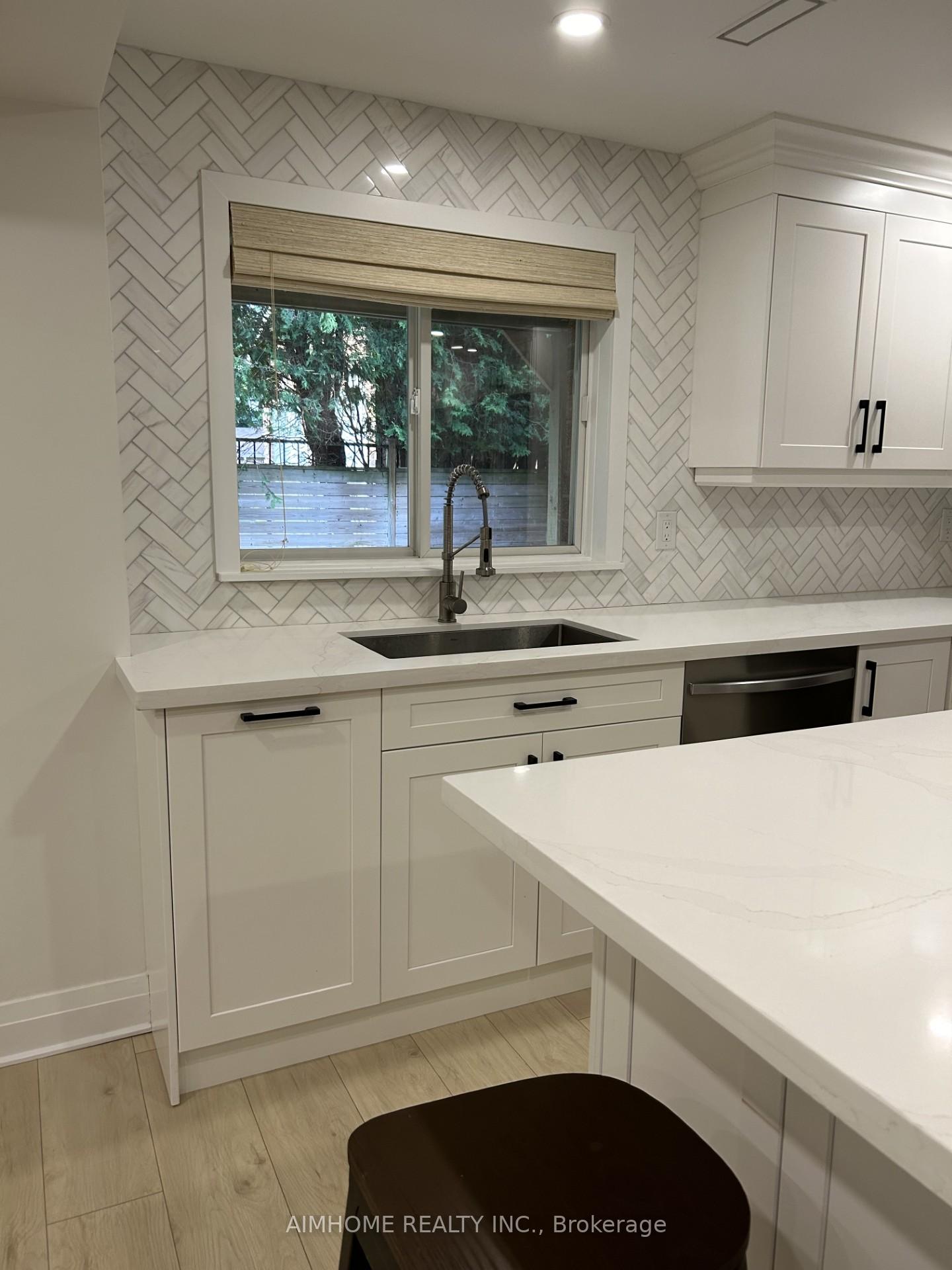 Photo 10 of 14 Twelve Oaks Drive, Aurora, Aurora Village — HOMEH