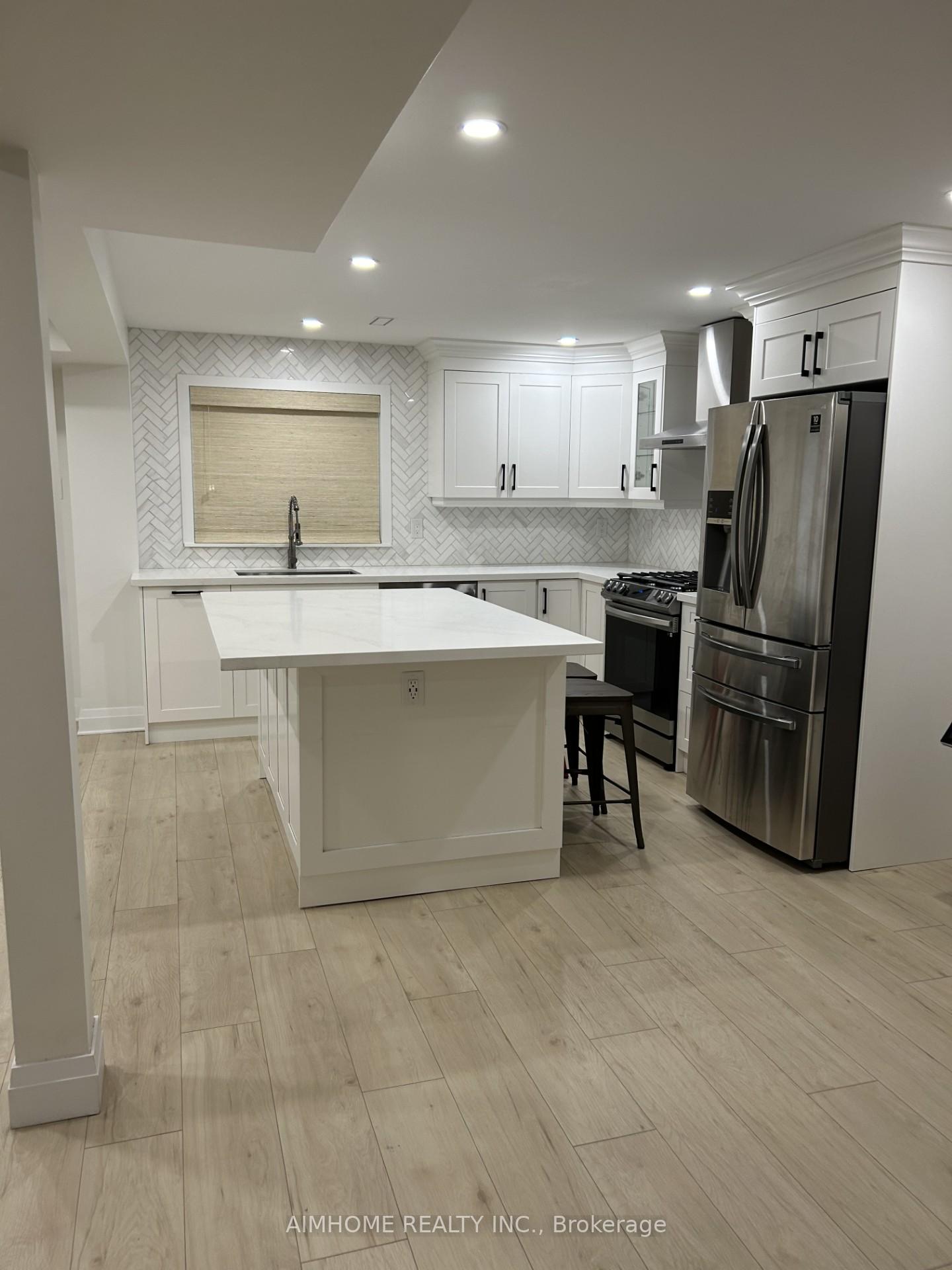 Photo 2 of 14 Twelve Oaks Drive, Aurora, Aurora Village — HOMEH