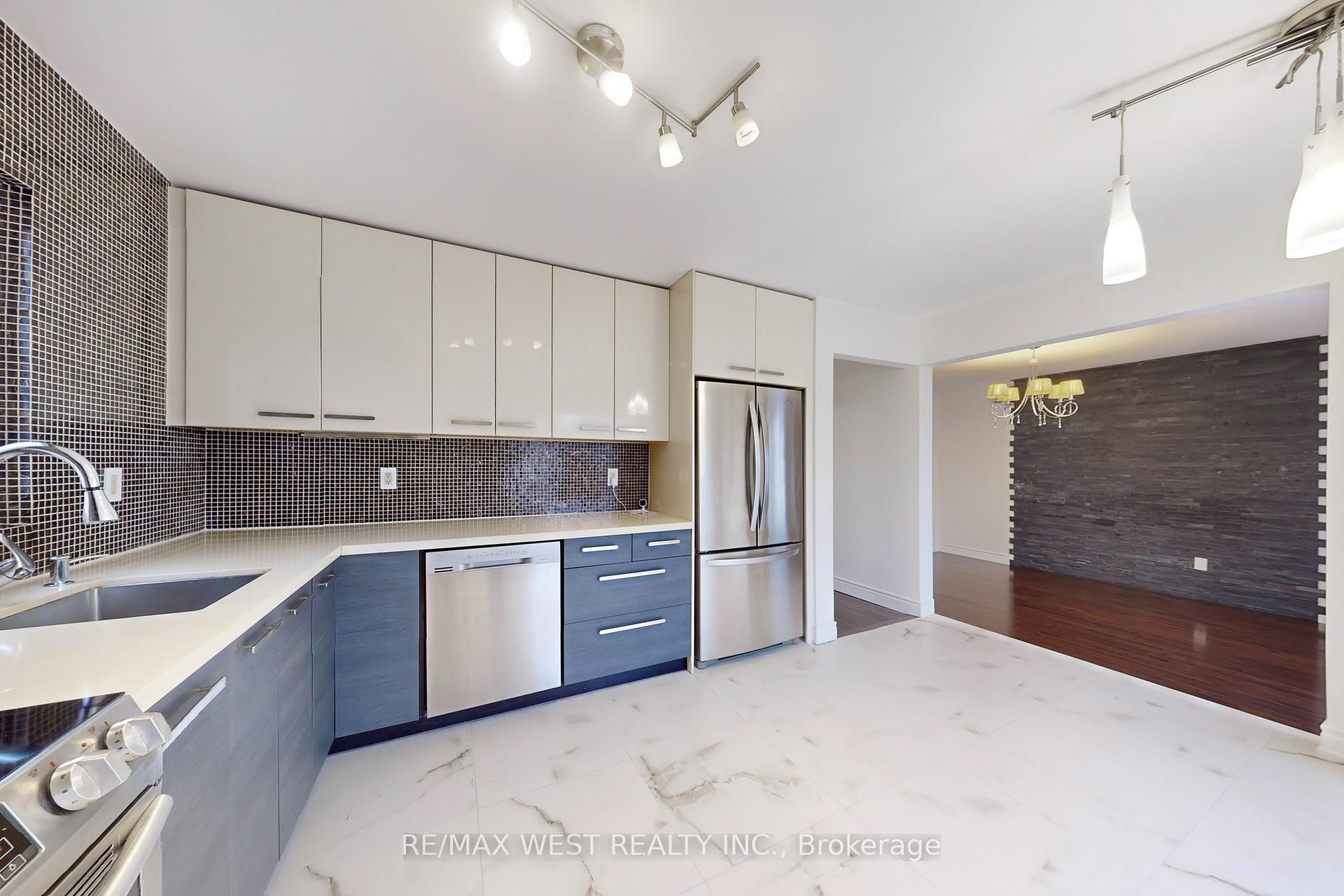 Photo 8 of 43 Chiswick Crescent, Aurora, Aurora Highlands — HOMEH