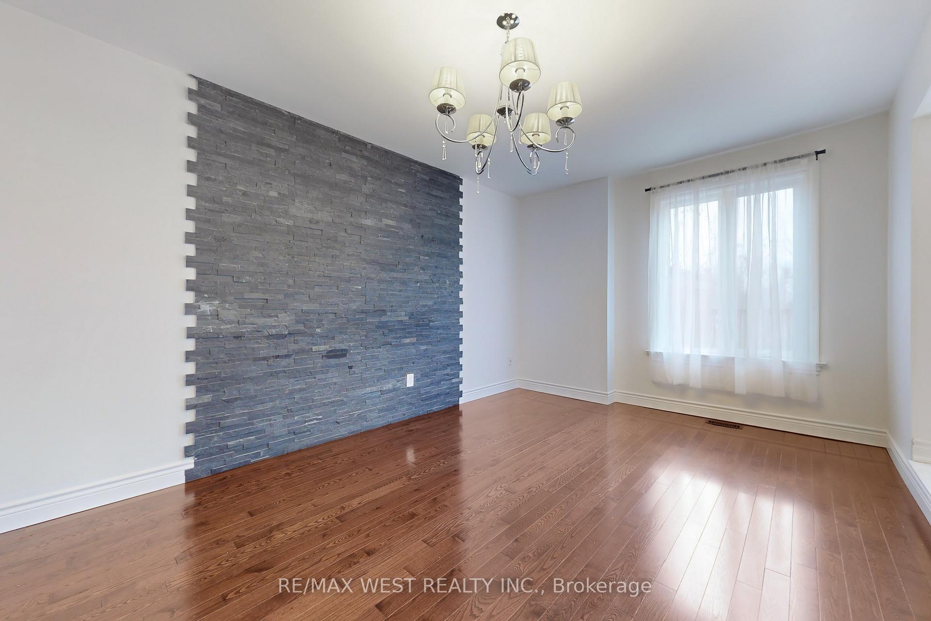 Photo 24 of 43 Chiswick Crescent, Aurora, Aurora Highlands — HOMEH