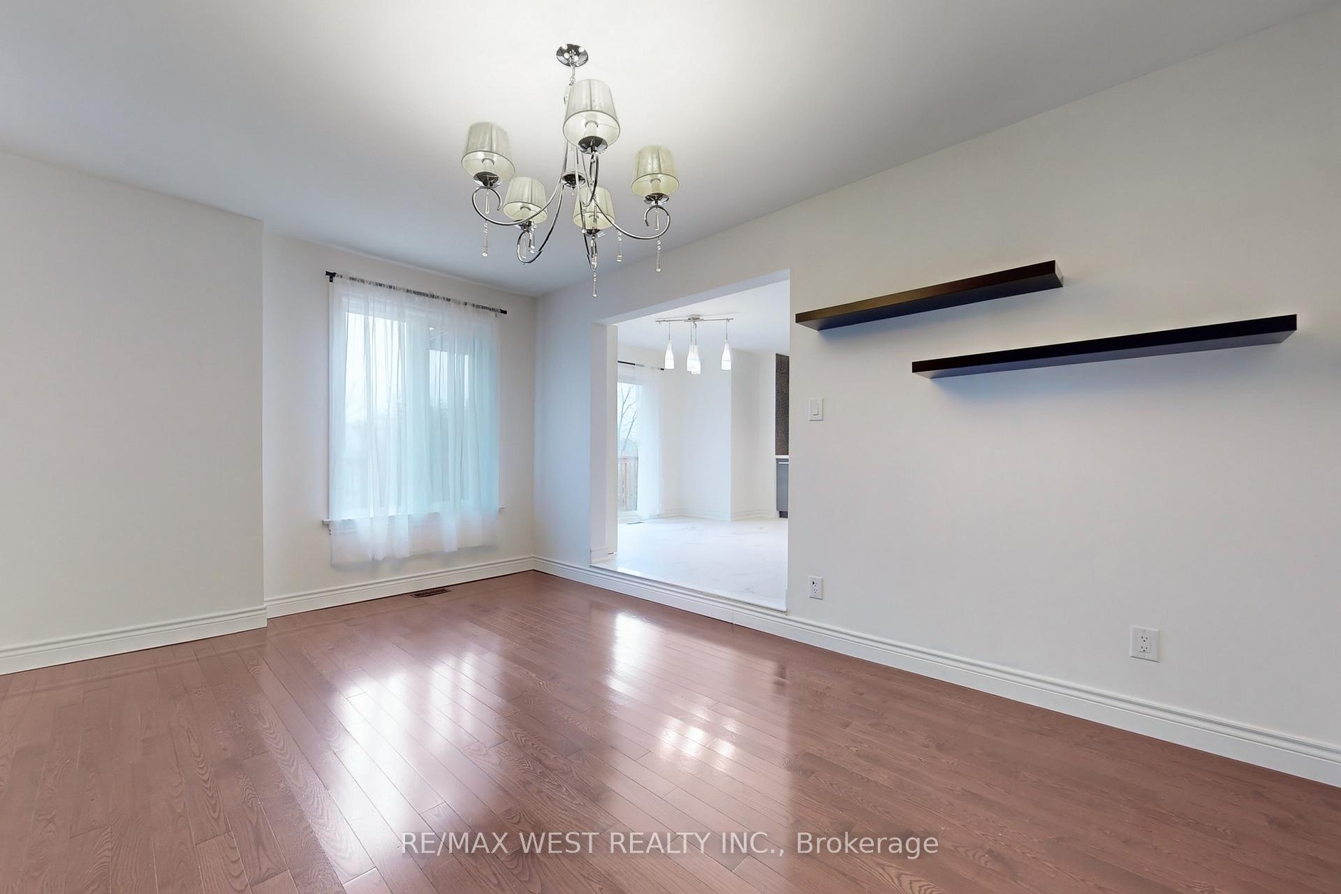 Photo 18 of 43 Chiswick Crescent, Aurora, Aurora Highlands — HOMEH