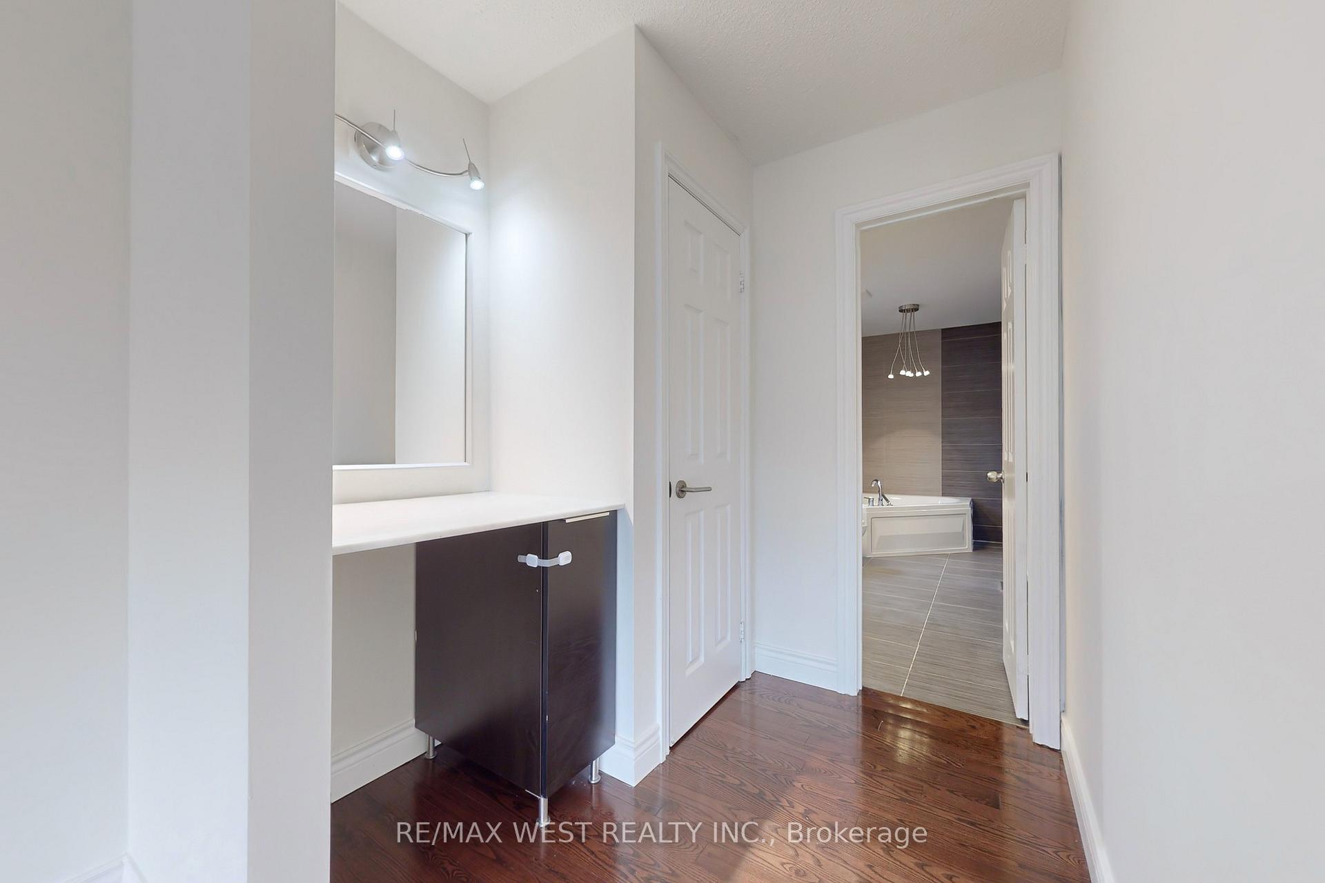 Photo 10 of 43 Chiswick Crescent, Aurora, Aurora Highlands — HOMEH