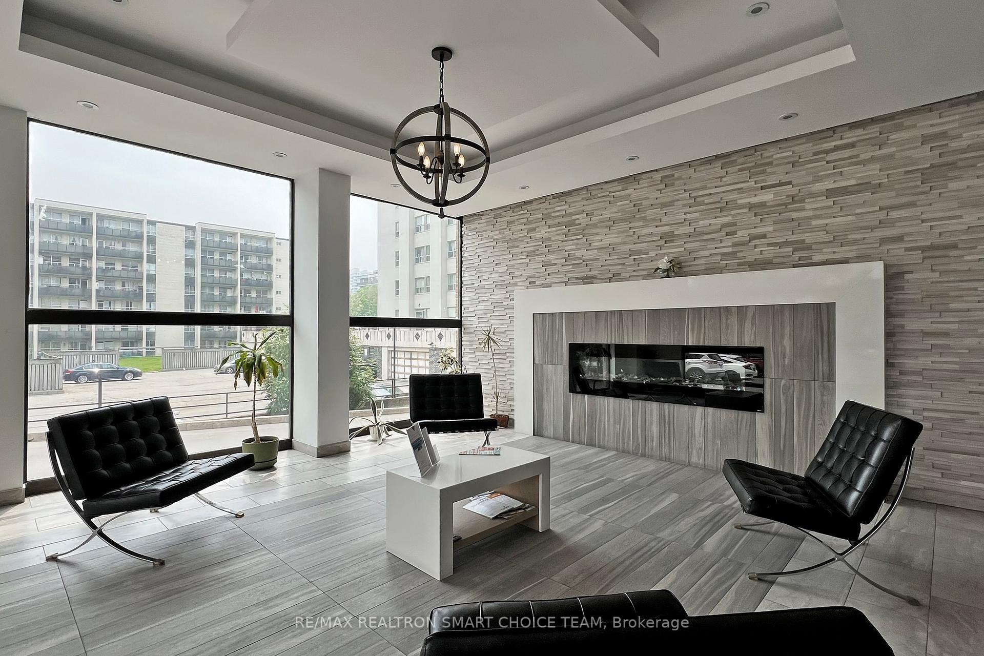 Photo 6 of Unit 506, 180 Dudley Avenue, Markham, Thornhill — HOMEH