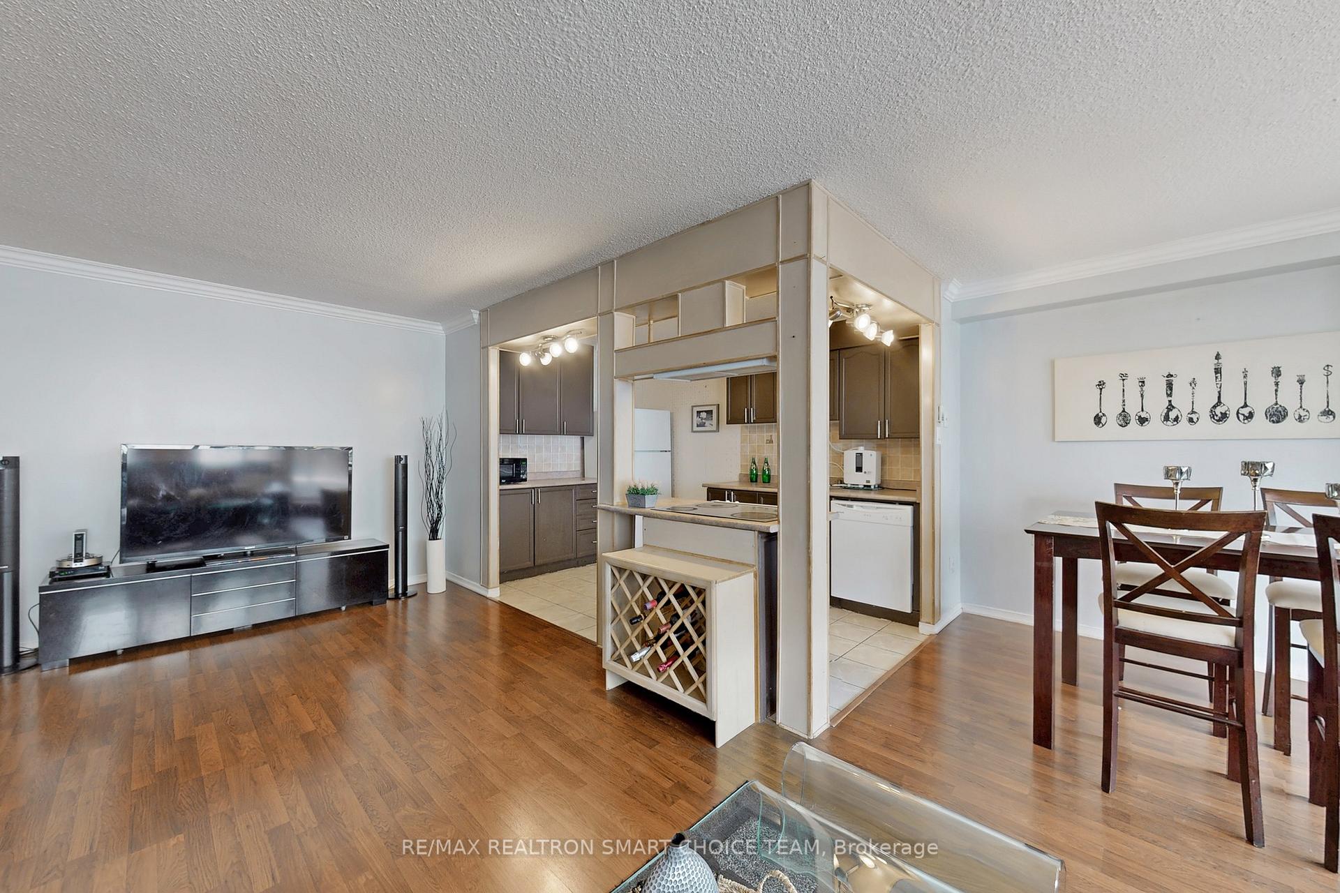 Photo 7 of Unit 506, 180 Dudley Avenue, Markham, Thornhill — HOMEH