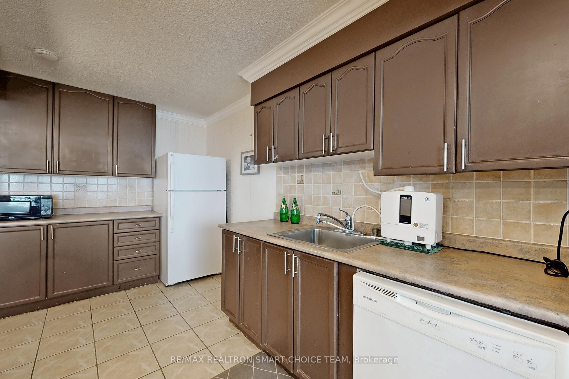 Photo 11 of Unit 506, 180 Dudley Avenue, Markham, Thornhill — HOMEH
