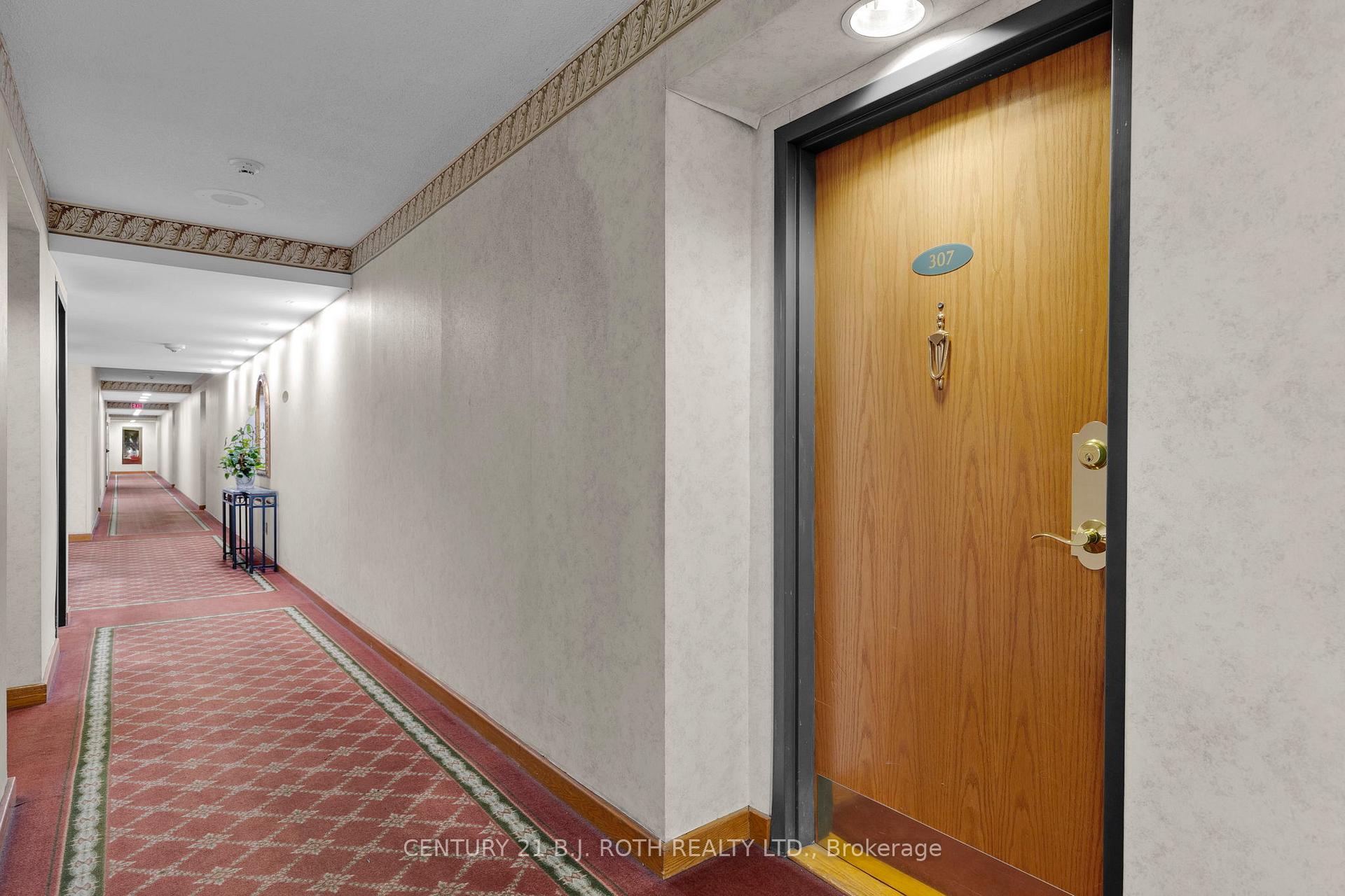 Photo 8 of Unit 307, 320 Mill Street S, Brampton, Brampton South — HOMEH