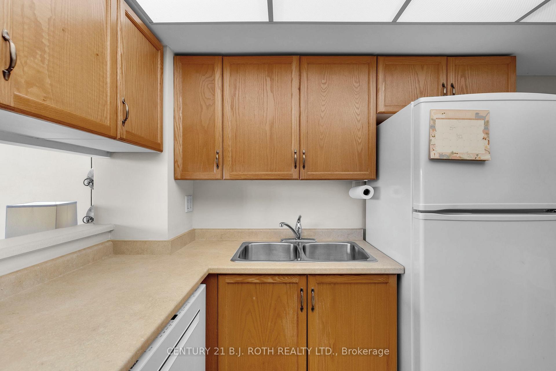 Photo 7 of Unit 307, 320 Mill Street S, Brampton, Brampton South — HOMEH
