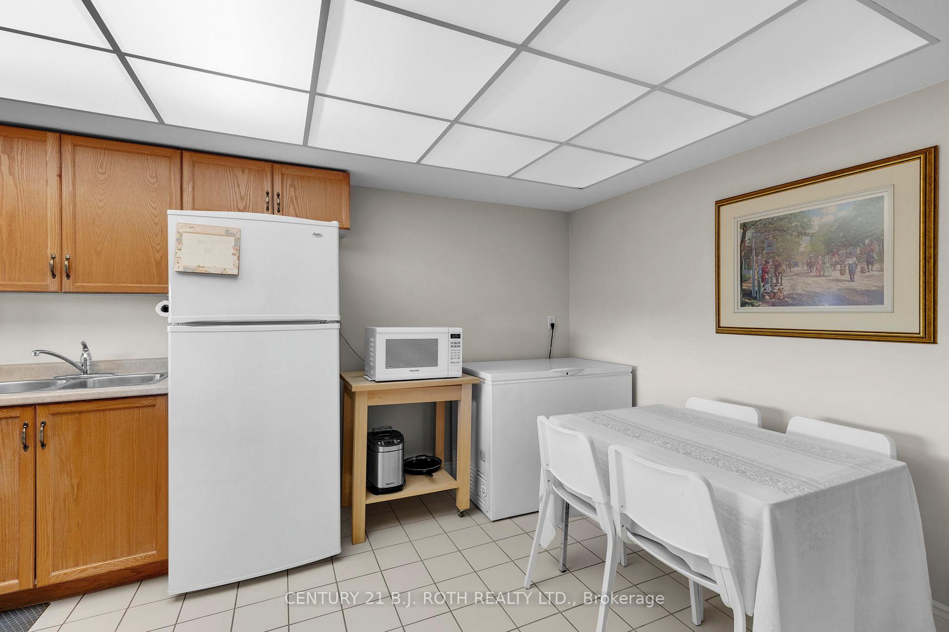 Photo 4 of Unit 307, 320 Mill Street S, Brampton, Brampton South — HOMEH