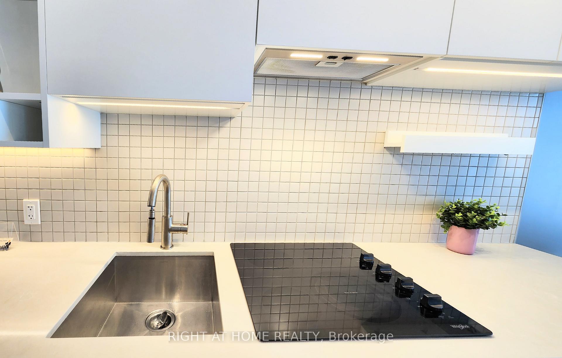 Photo 6 of Unit 2901, 950 Portage Parkway, Vaughan, Vaughan Corporate Centre — HOMEH