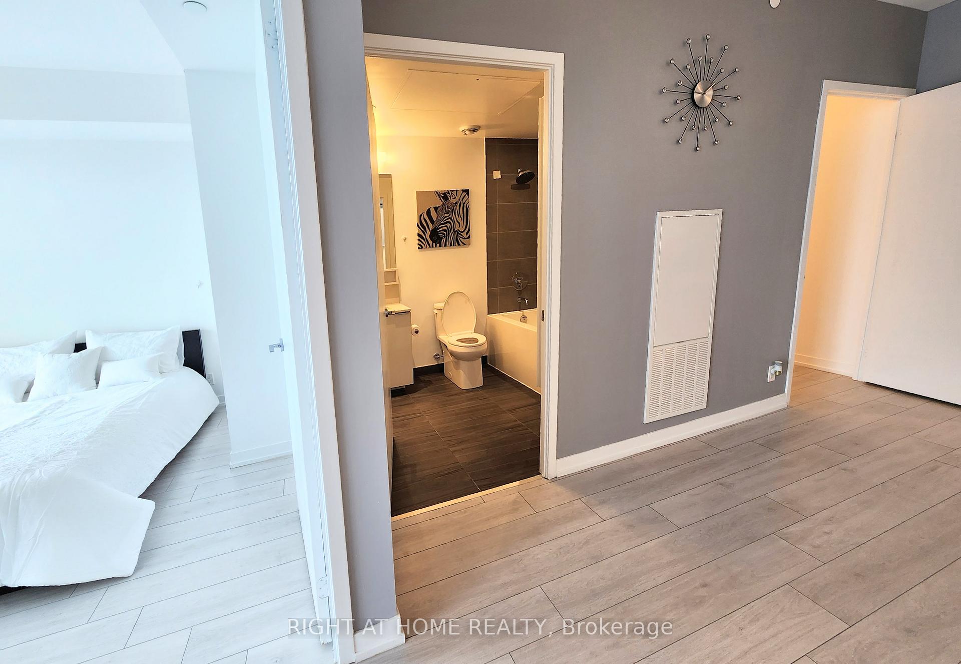 Photo 8 of Unit 2901, 950 Portage Parkway, Vaughan, Vaughan Corporate Centre — HOMEH