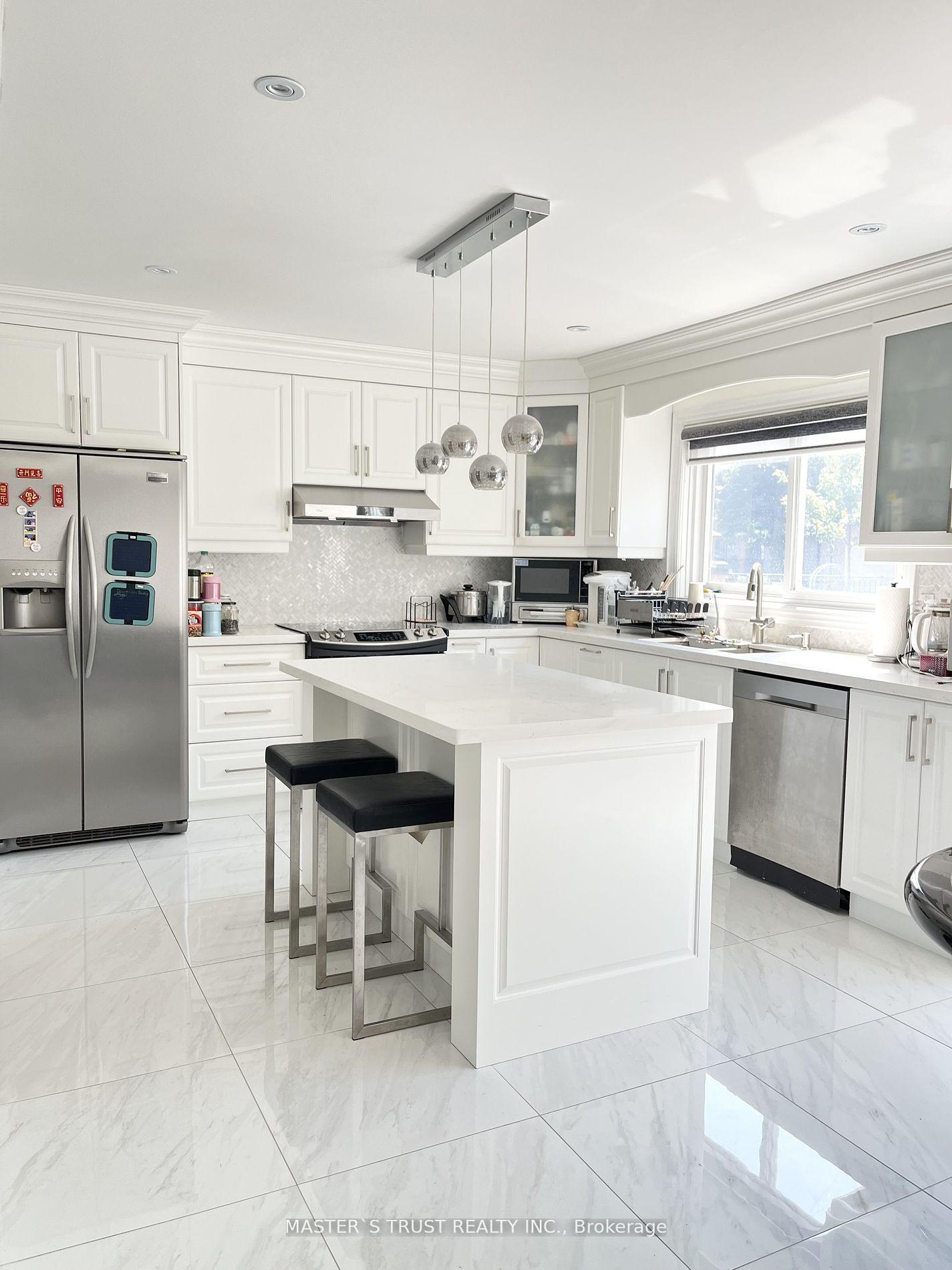 Photo 3 of 115 Highgate Drive, Markham, Milliken Mills West — HOMEH