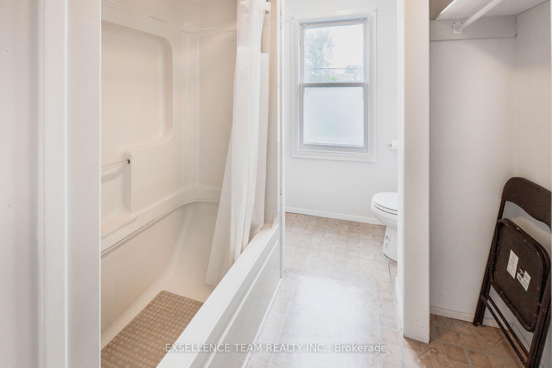 Photo 5 of 126 Eighth Street W, Cornwall — HOMEH